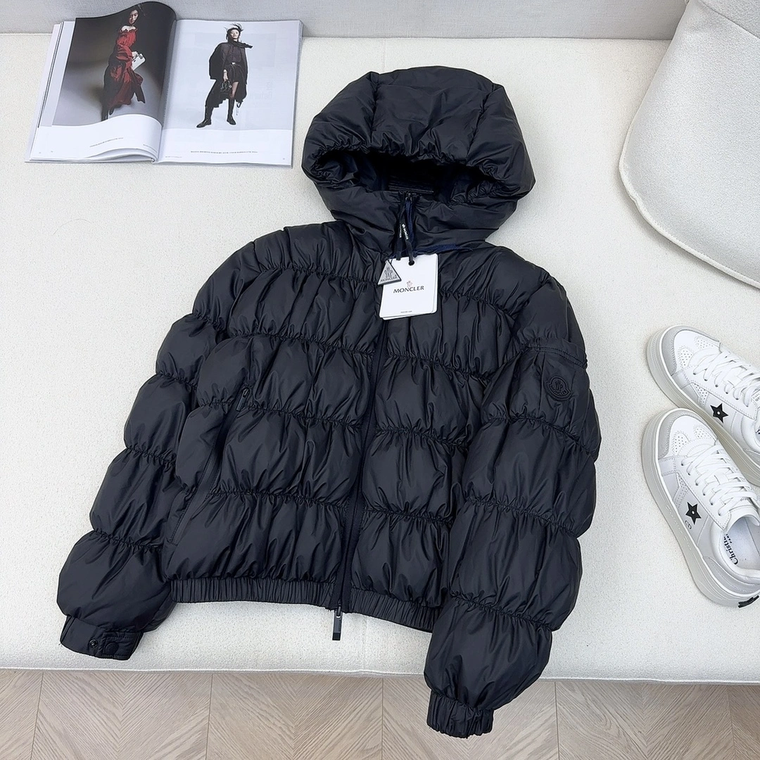 Moncler Down Jackets ComfortFit 146502