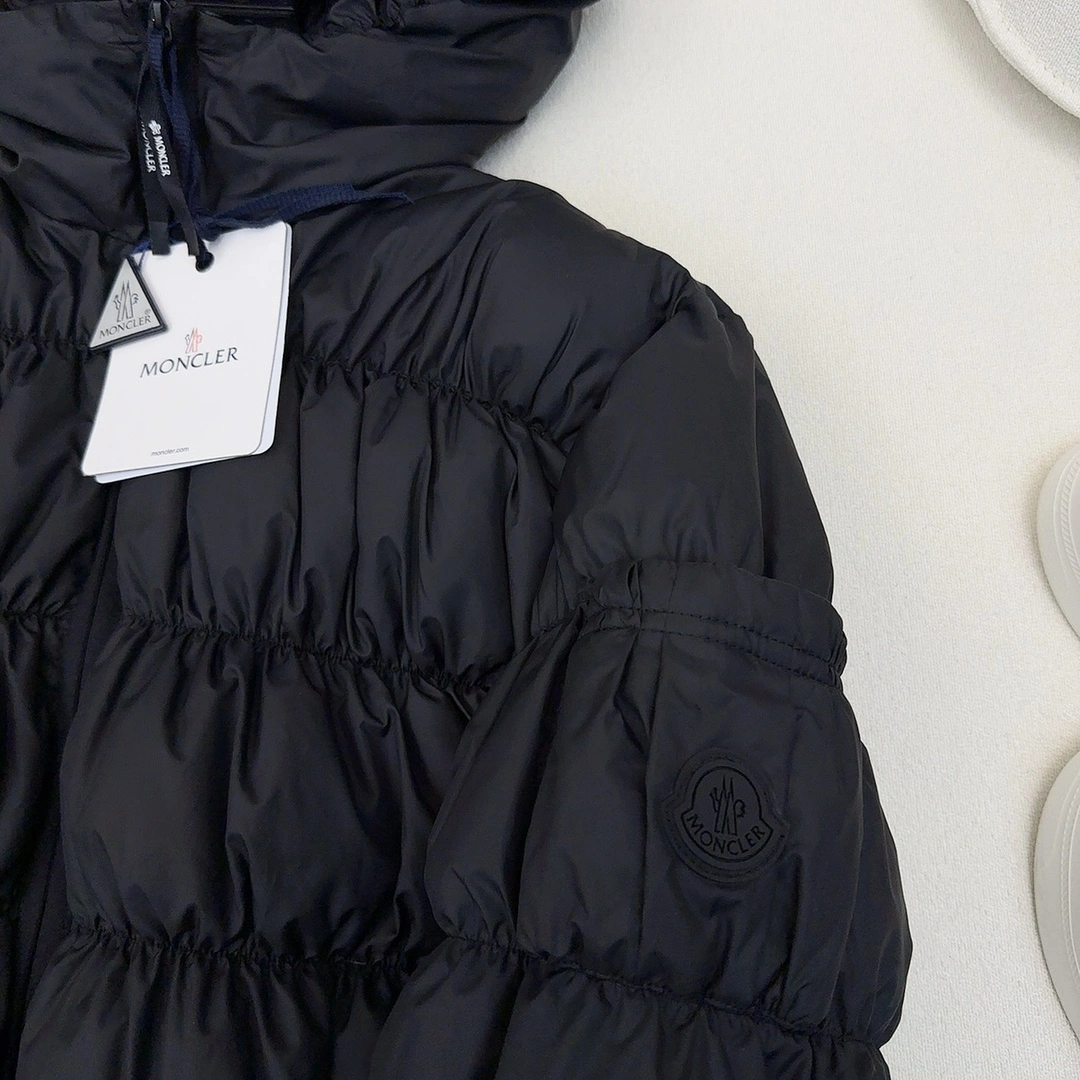 Moncler Down Jackets ComfortFit 146502