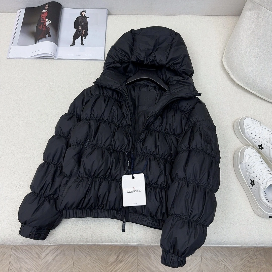 Moncler Down Jackets ComfortFit 146502