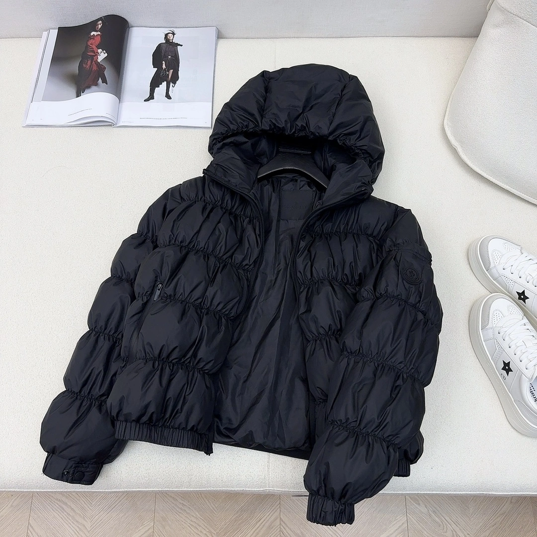 Moncler Down Jackets ComfortFit 146502