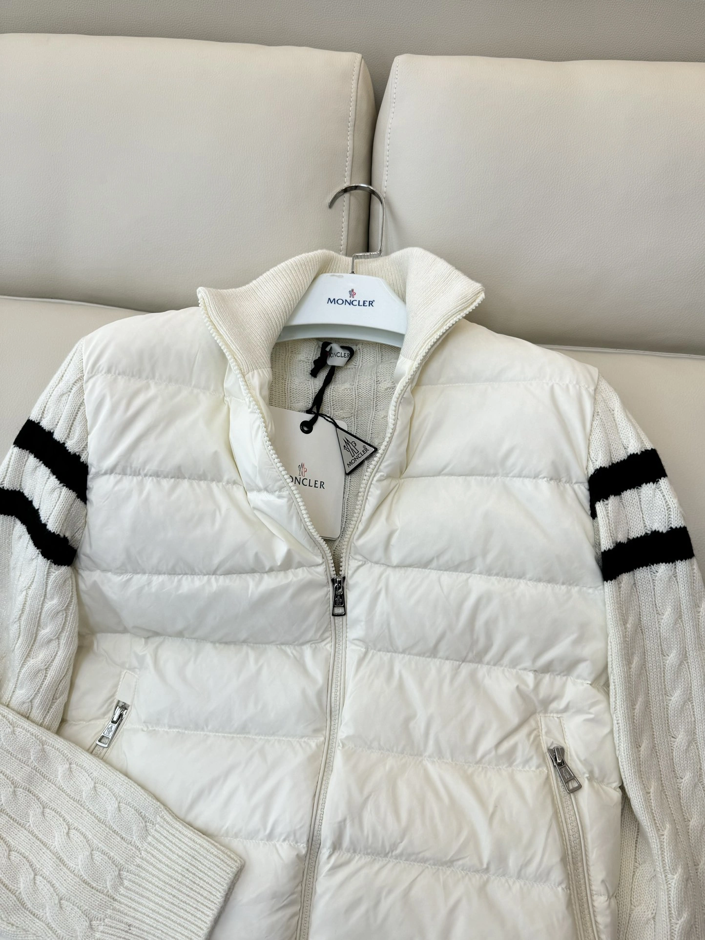 Moncler Down Jackets MultiPurpose 146485