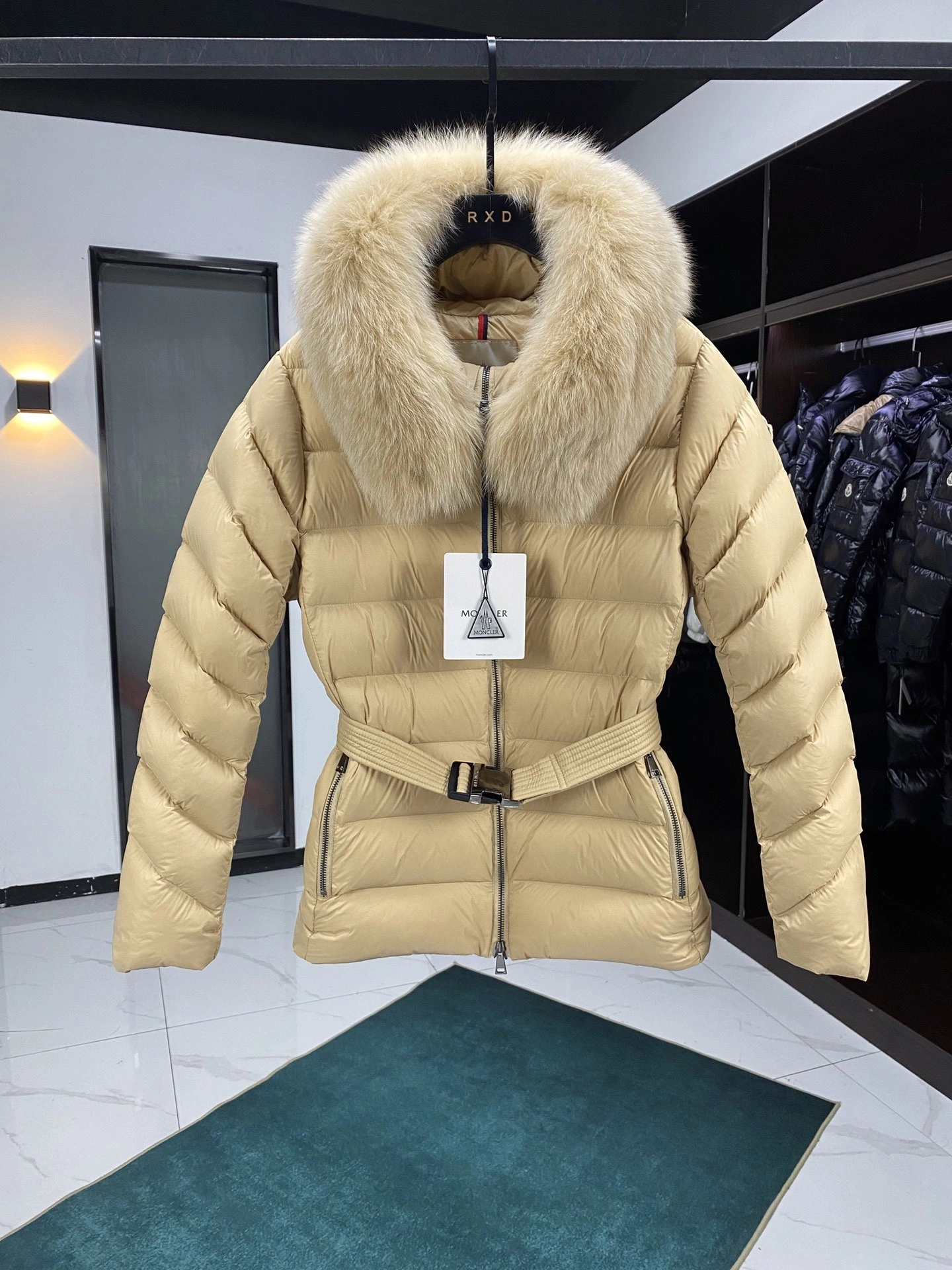 Moncler Down Jackets Youthful 146484