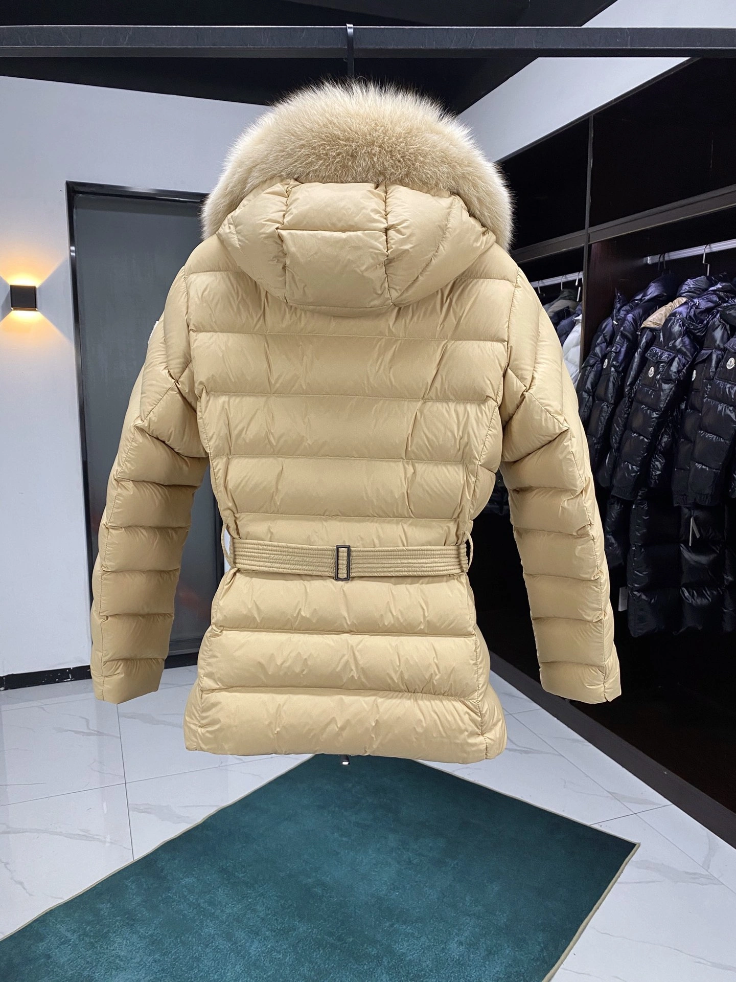 Moncler Down Jackets Youthful 146484