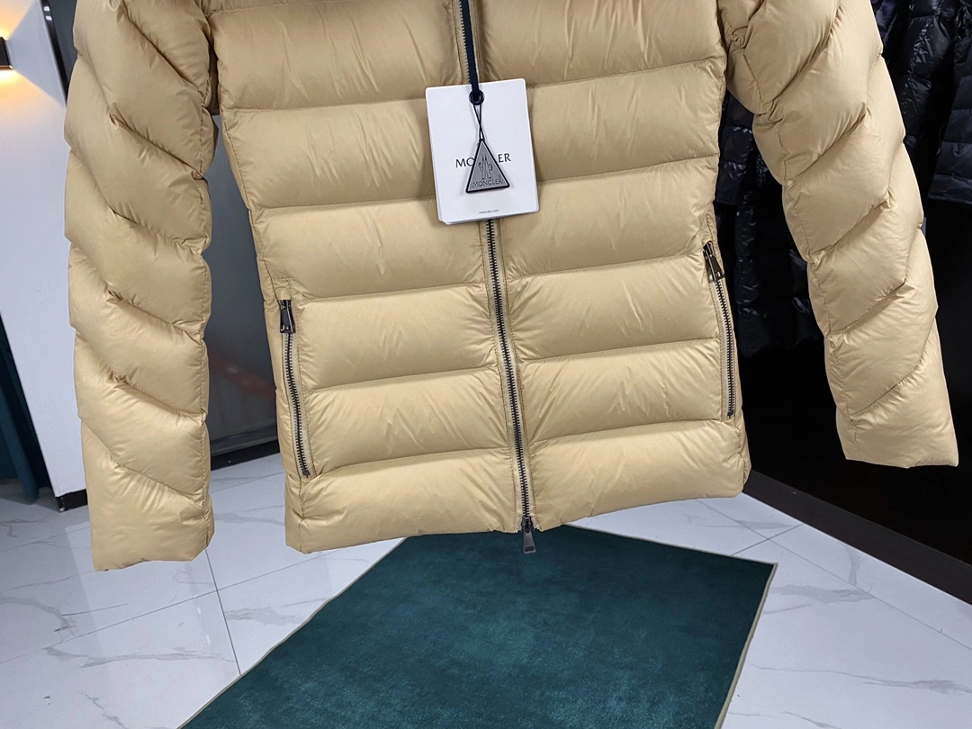 Moncler Down Jackets Youthful 146484