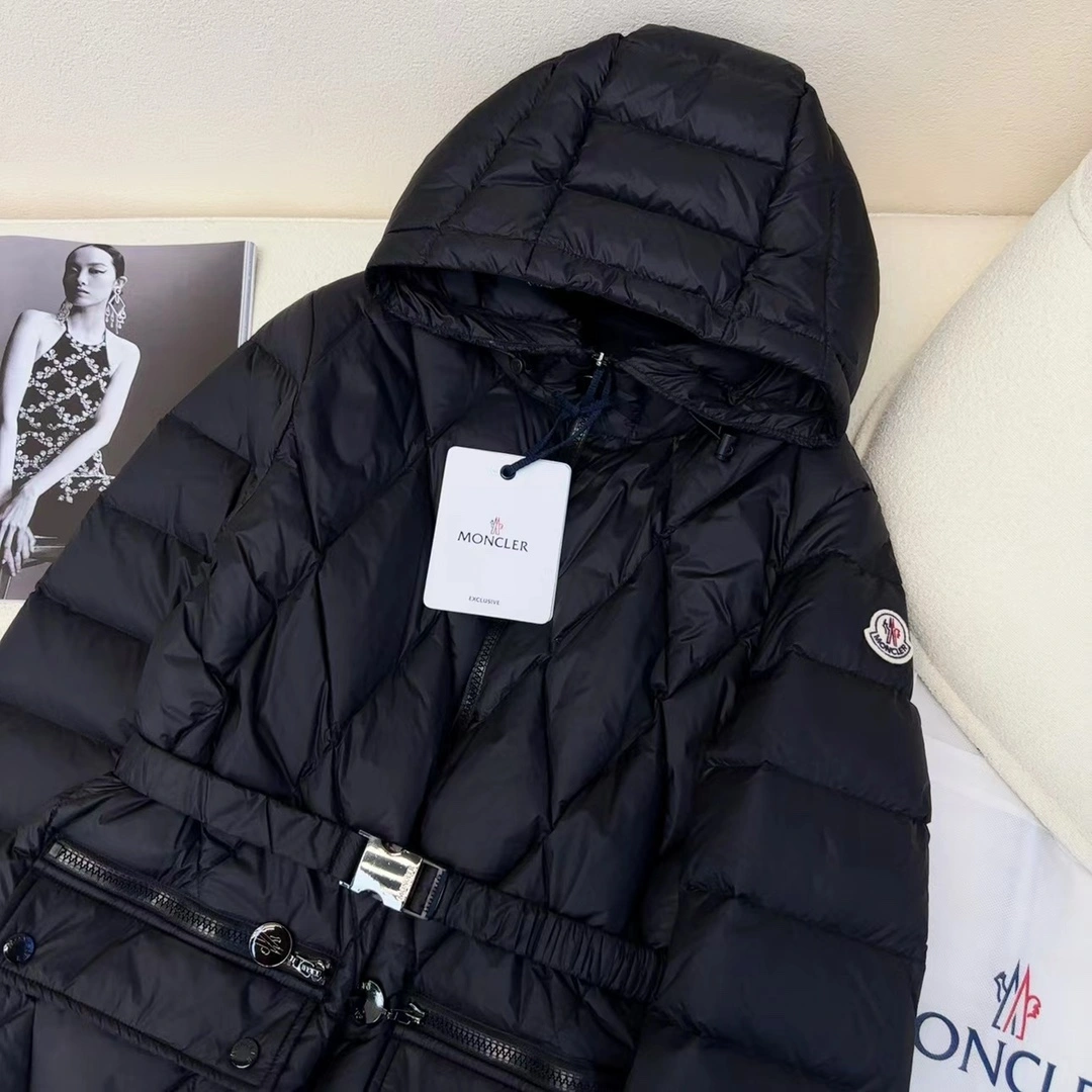 Sporty Moncler Down Jackets 146494