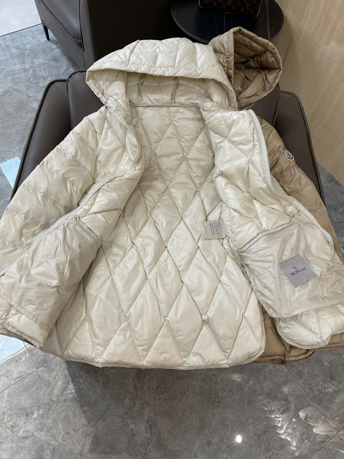 Moncler Down Jackets Breathable 146482