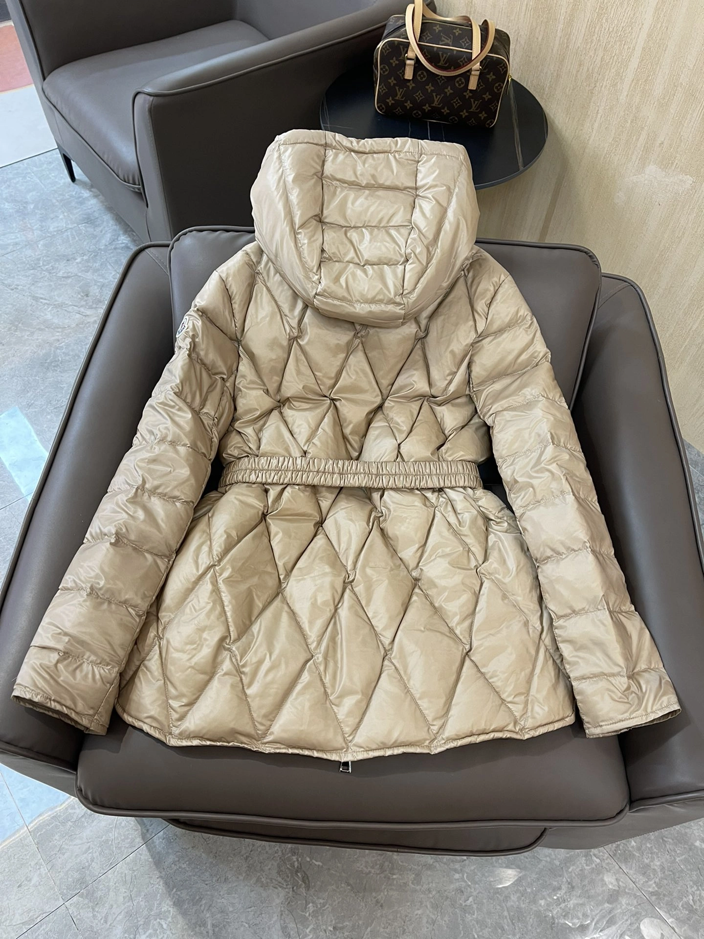 Moncler Down Jackets AllSeason 146477