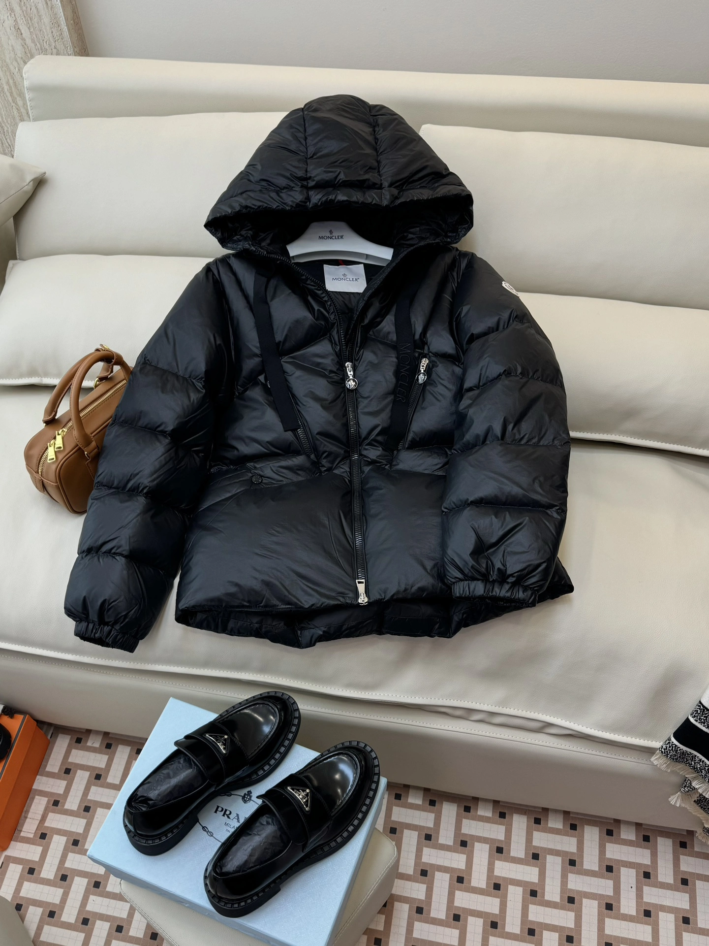 Snug Moncler Down Jackets 146450
