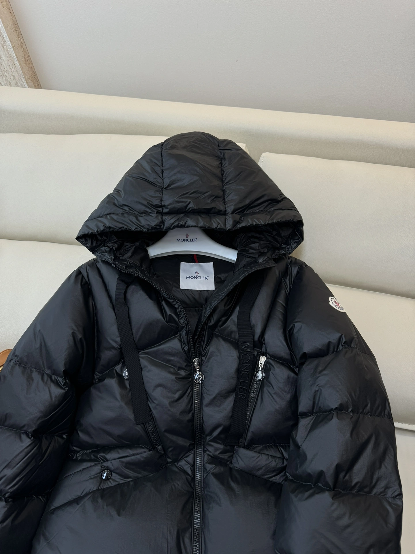Snug Moncler Down Jackets 146450