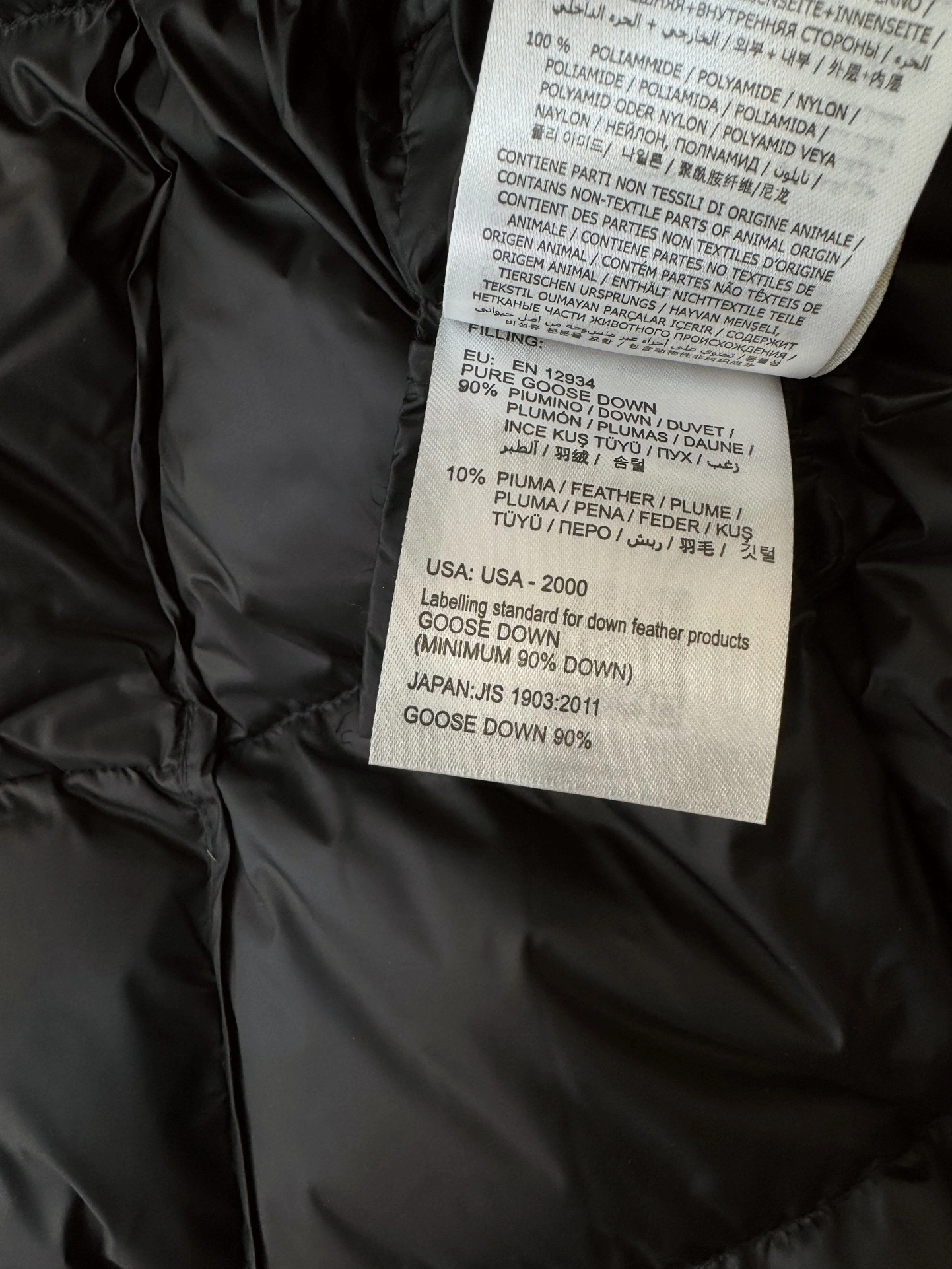 Snug Moncler Down Jackets 146450