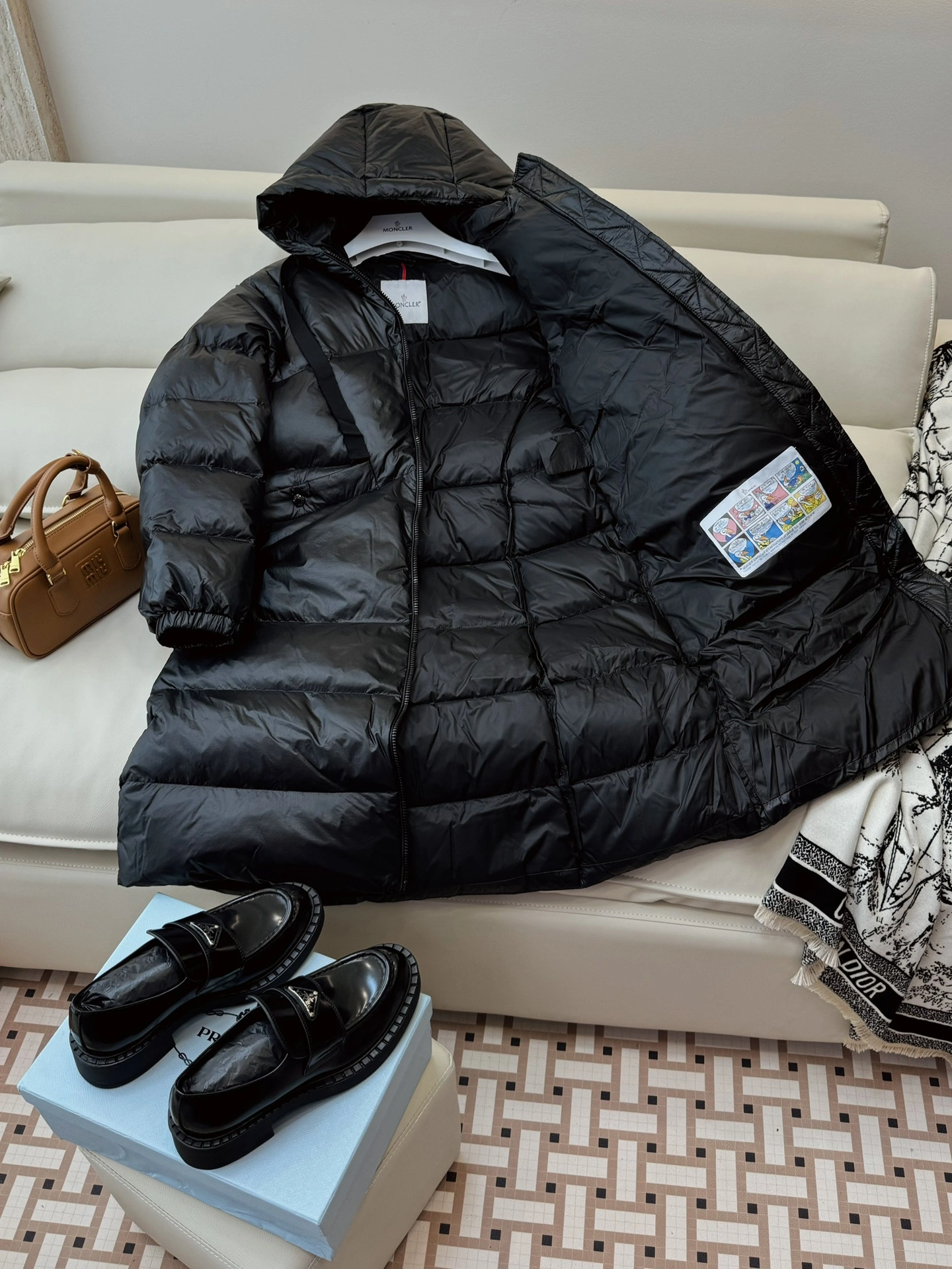 Flexible Moncler Down Jackets 146446
