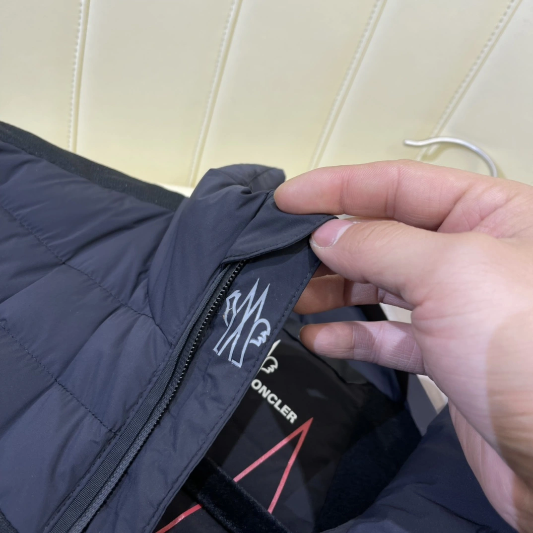 Moncler Down Jackets Contemporary 146469