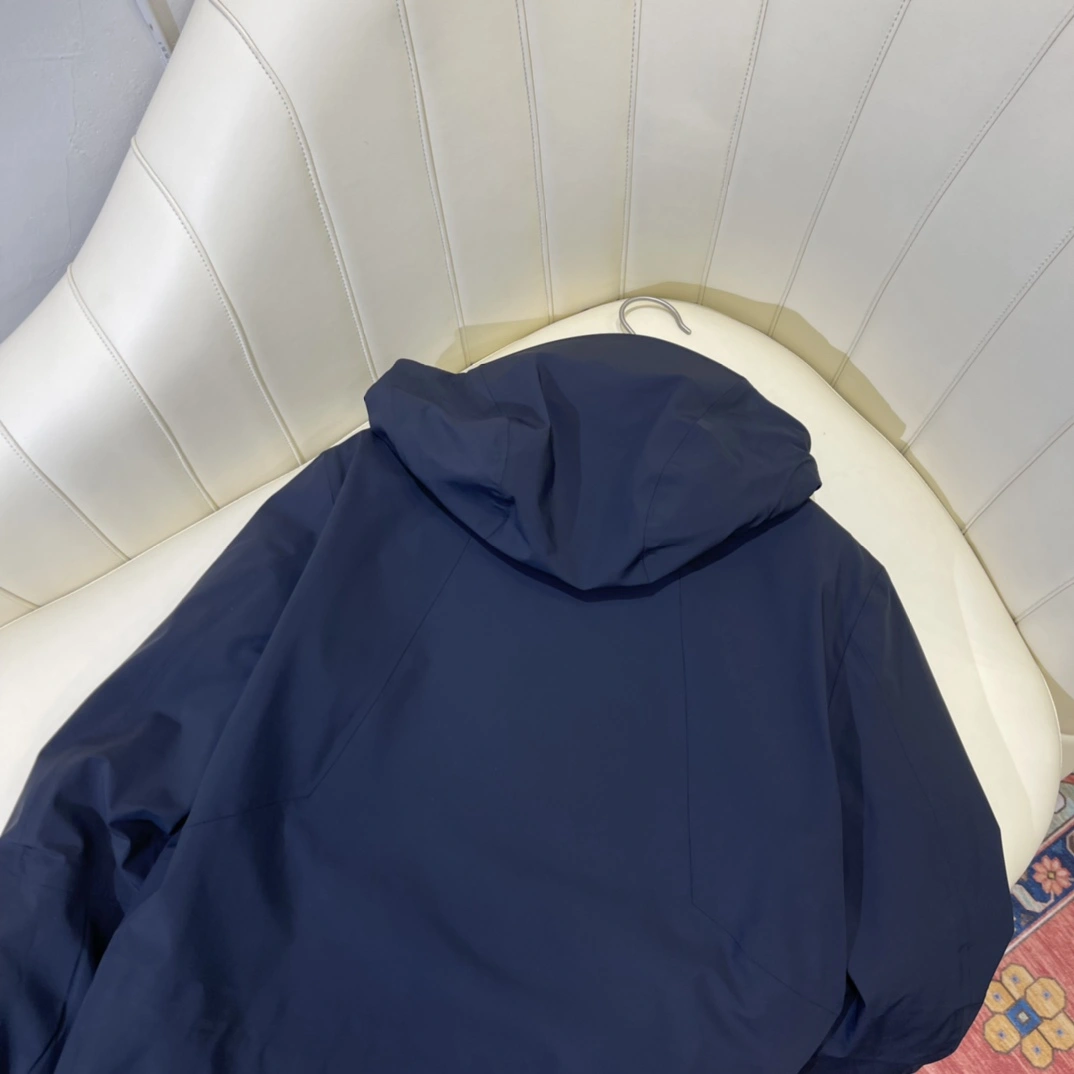 Moncler Down Jackets Unique 146455