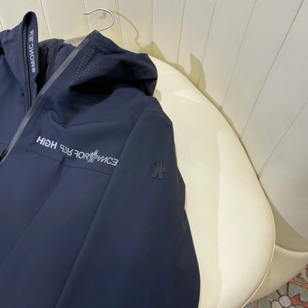 Moncler Down Jackets Unique 146455