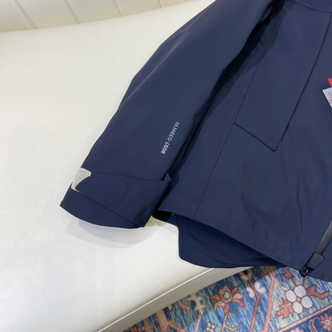 Moncler Down Jackets Unique 146455