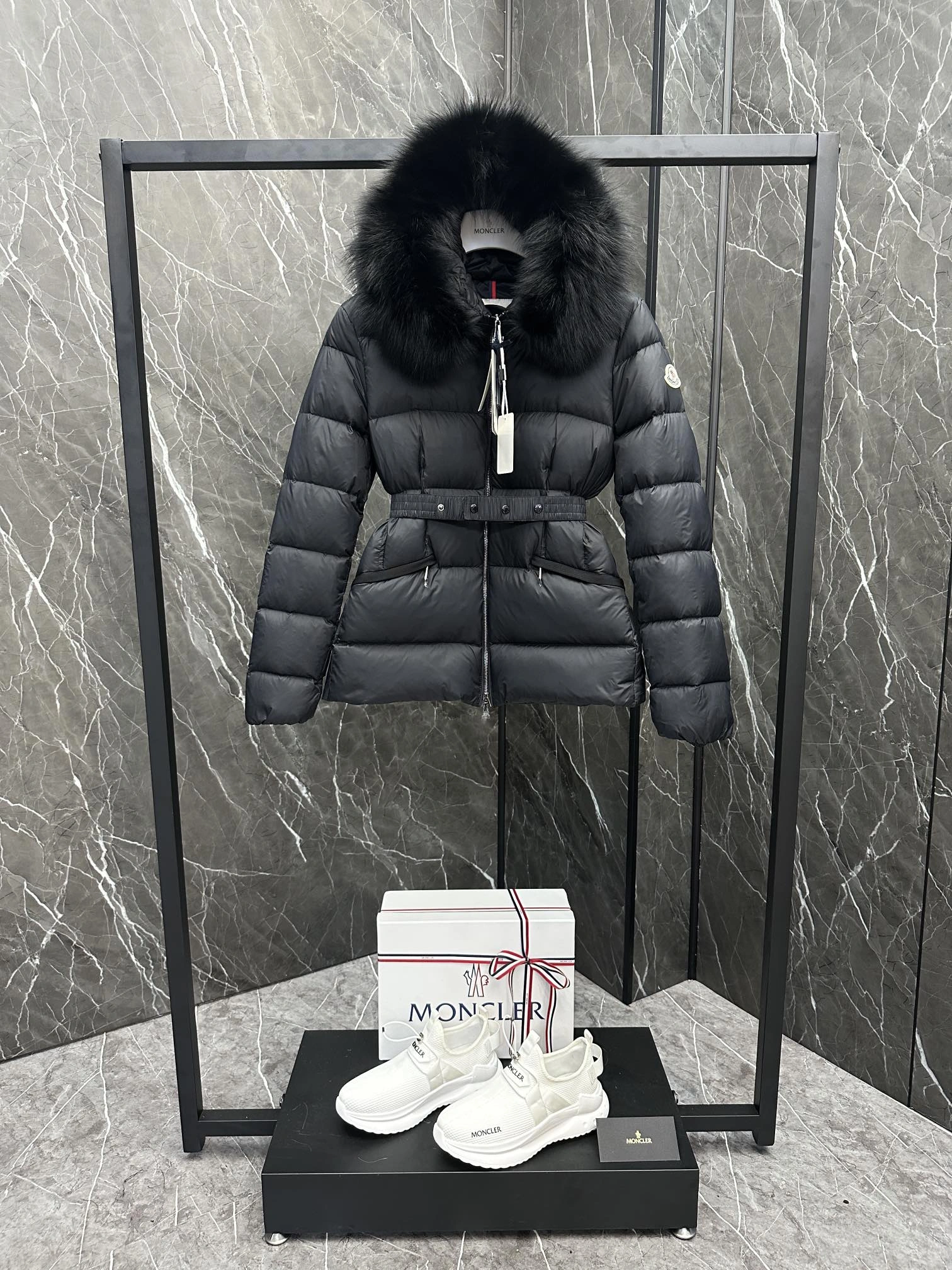 Moncler Down Jackets UrbanChic 146461