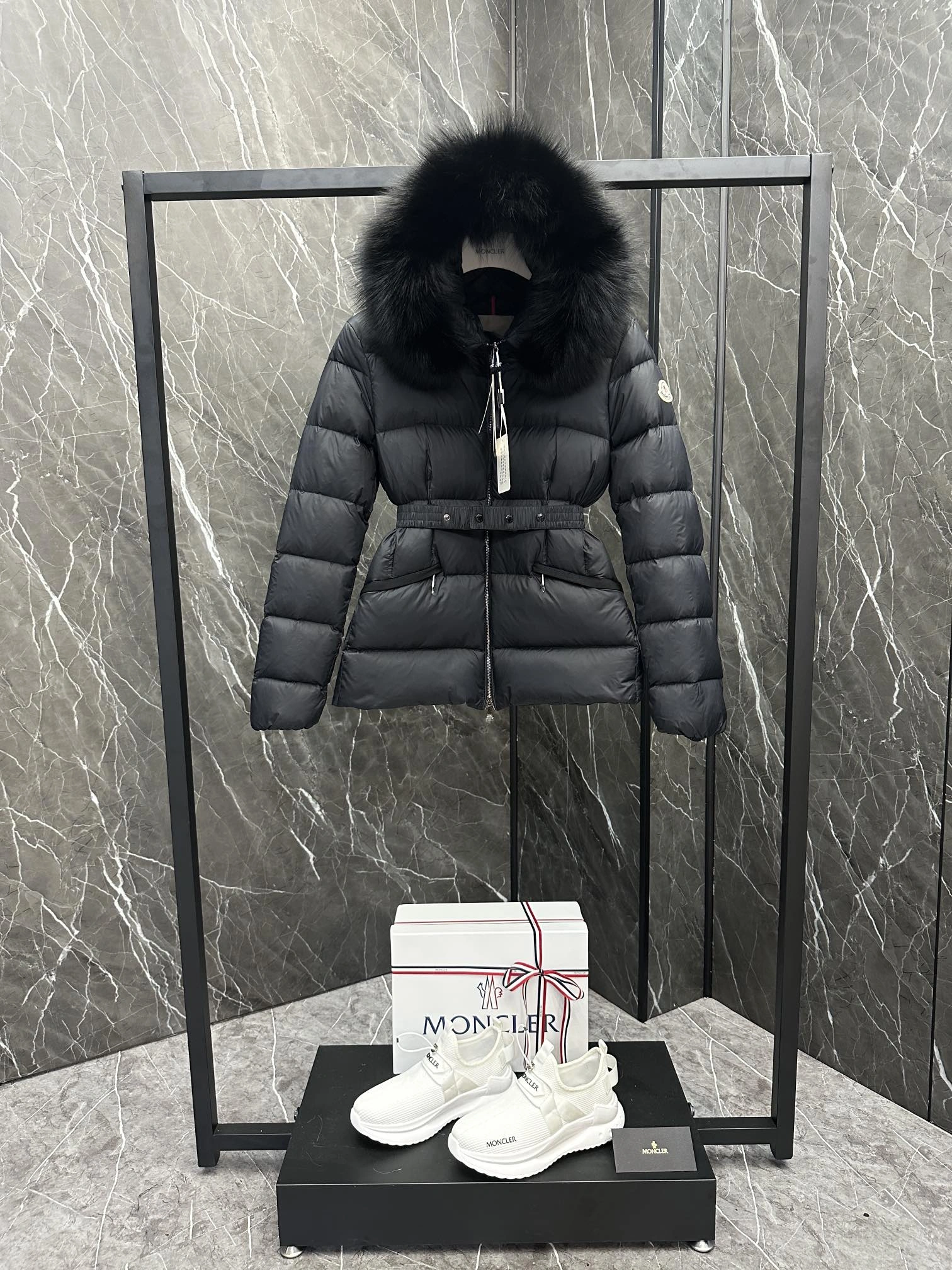 Moncler Down Jackets UrbanChic 146461