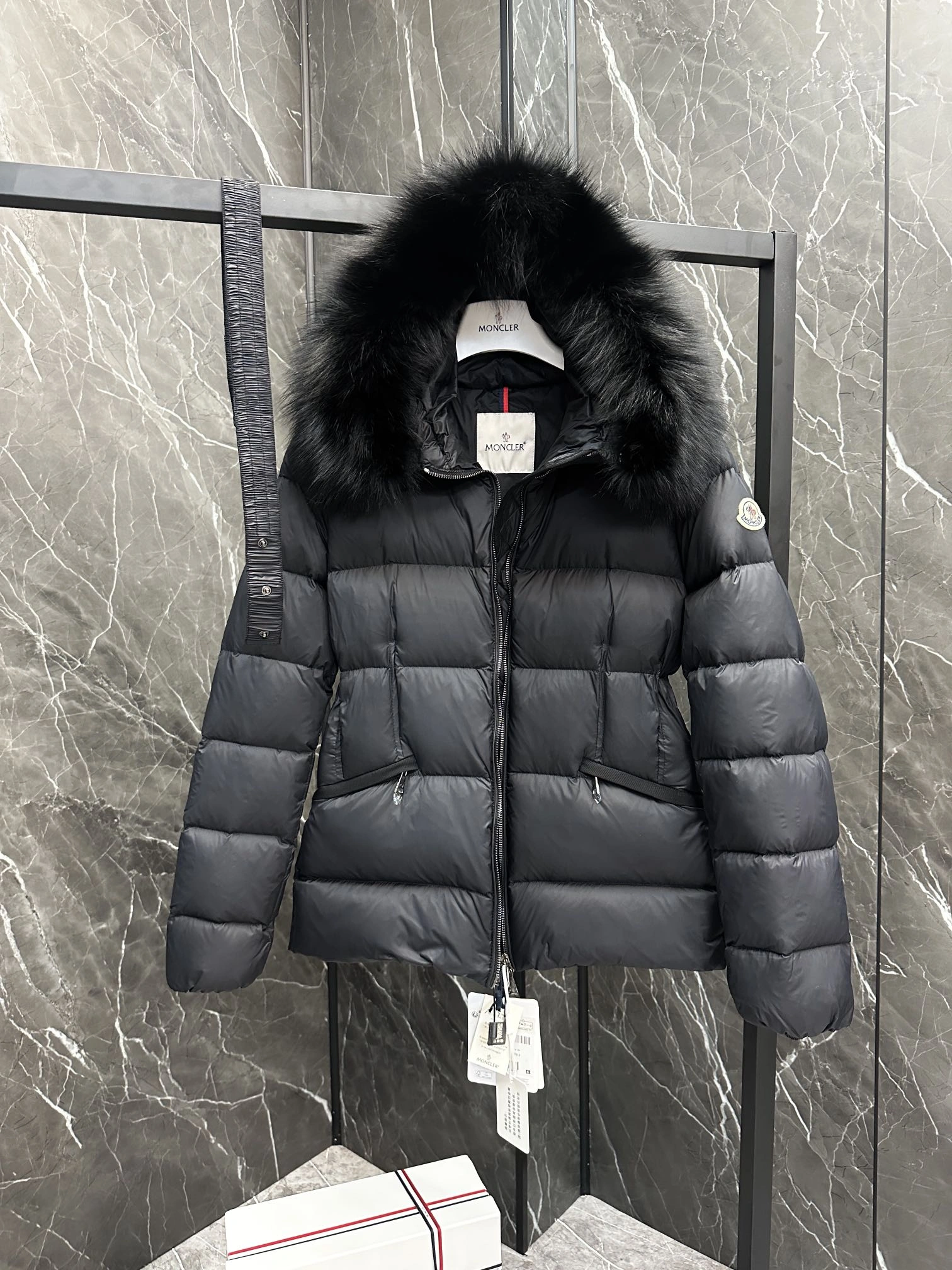 Moncler Down Jackets UrbanChic 146461