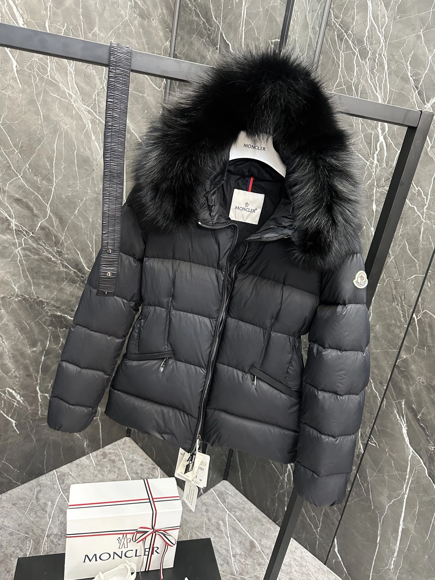 Moncler Down Jackets UrbanChic 146461