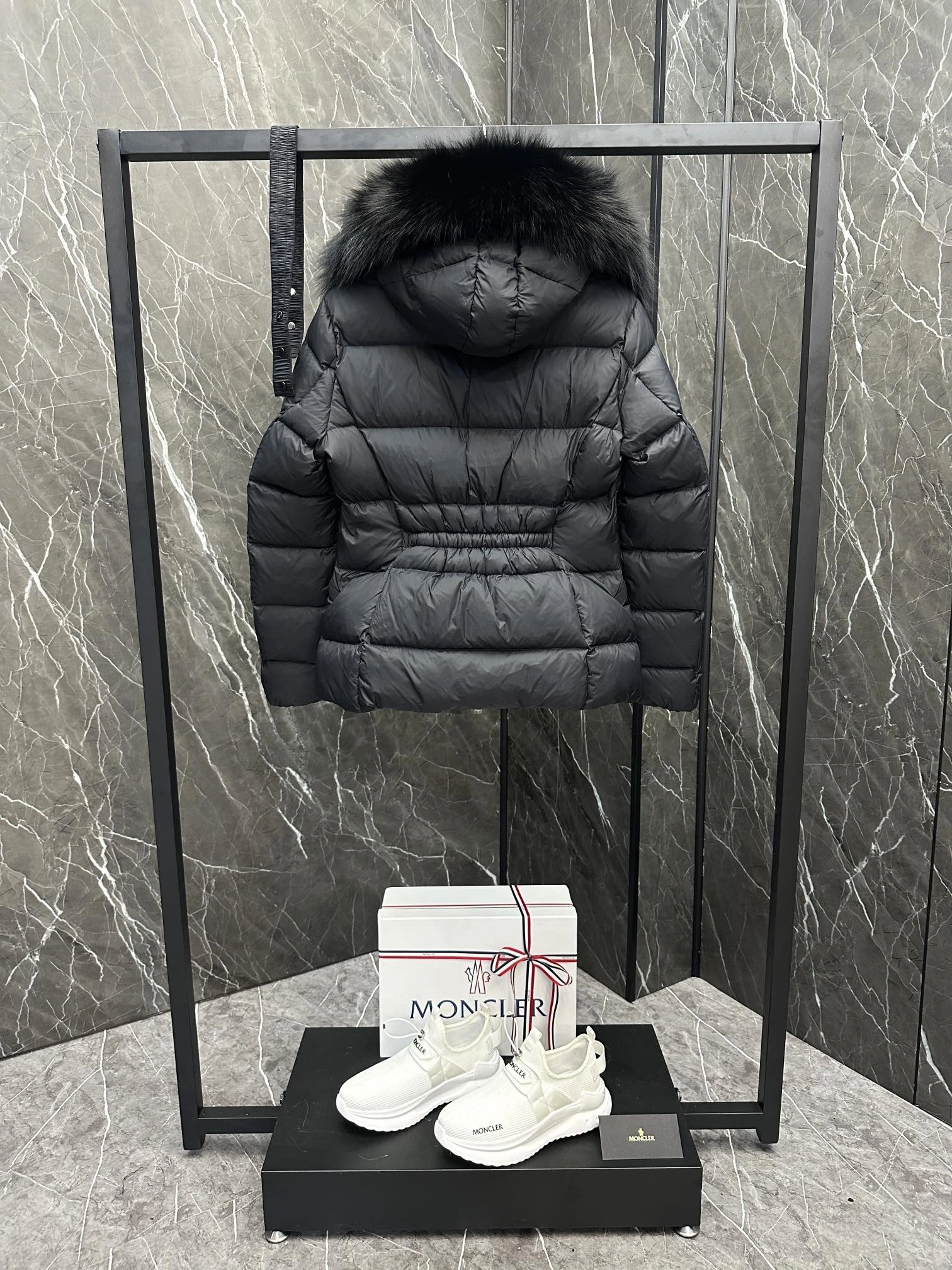 Moncler Down Jackets UrbanChic 146461