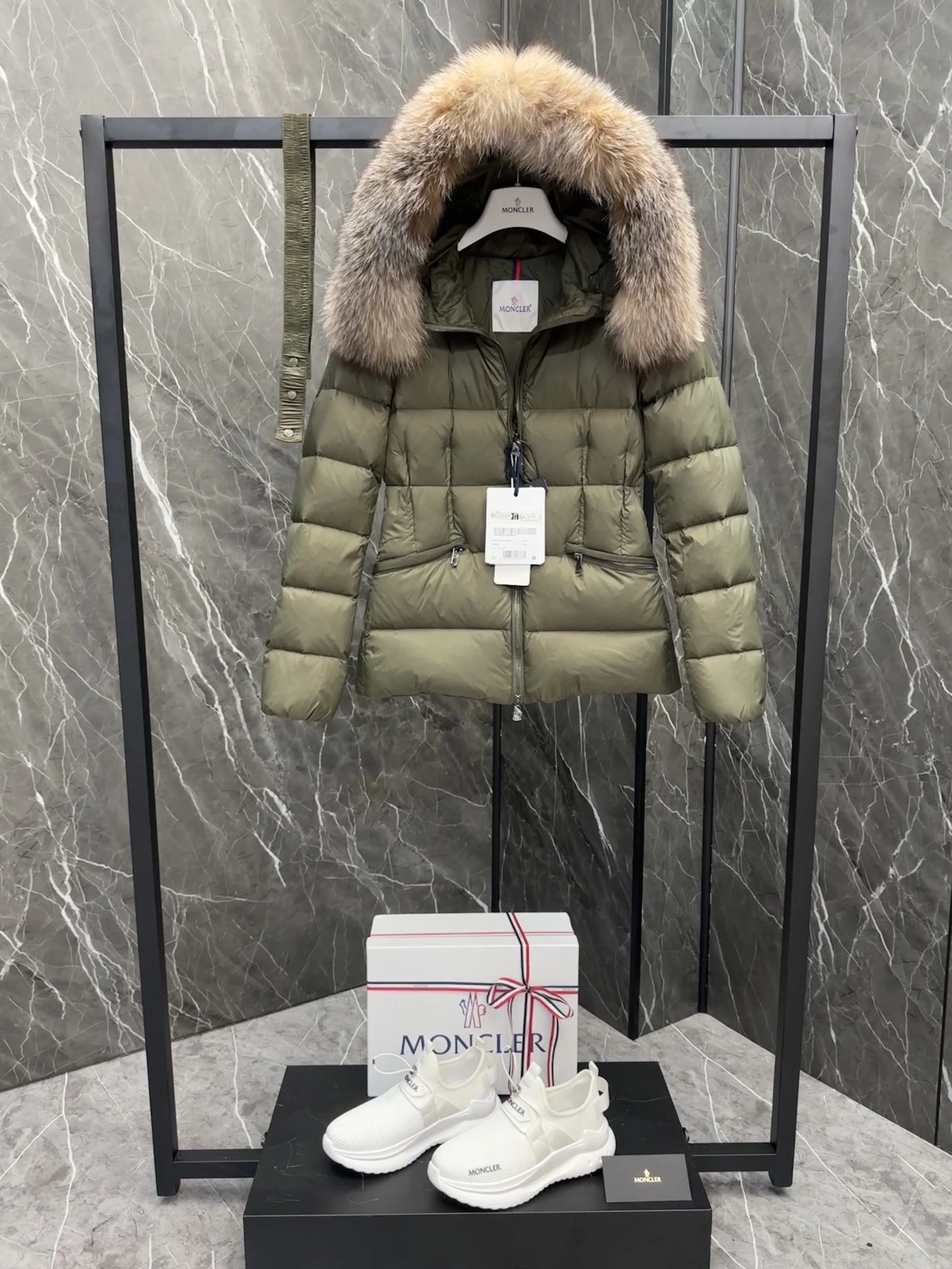 Bold Moncler Down Jackets 146449