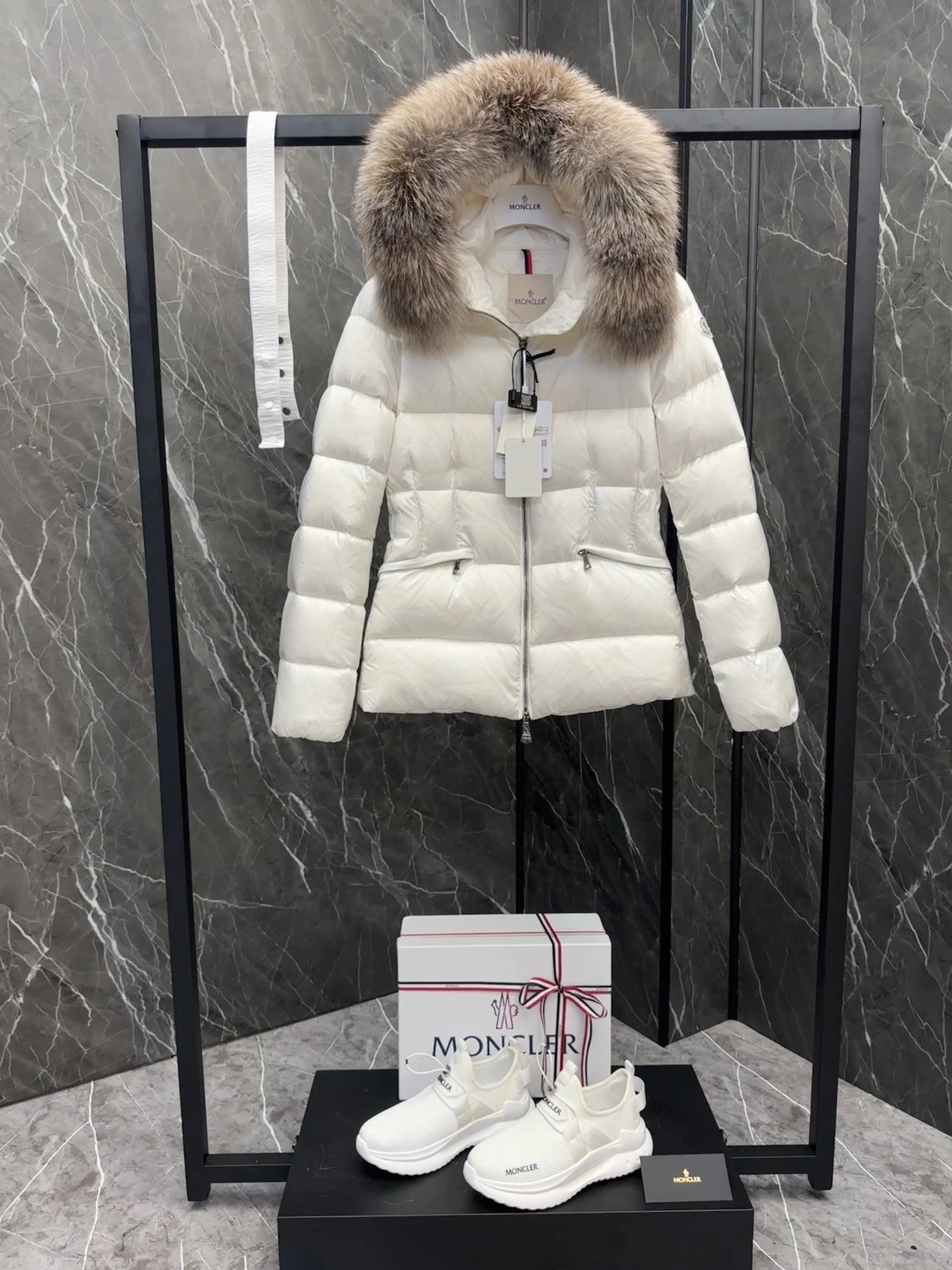 DailyWear Moncler Down Jackets 146458