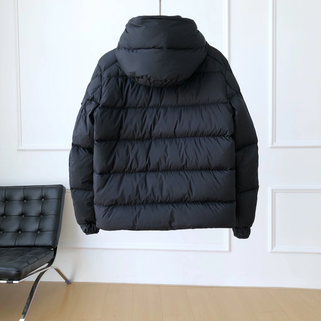 FlexibleFit Moncler Down Jackets 146457