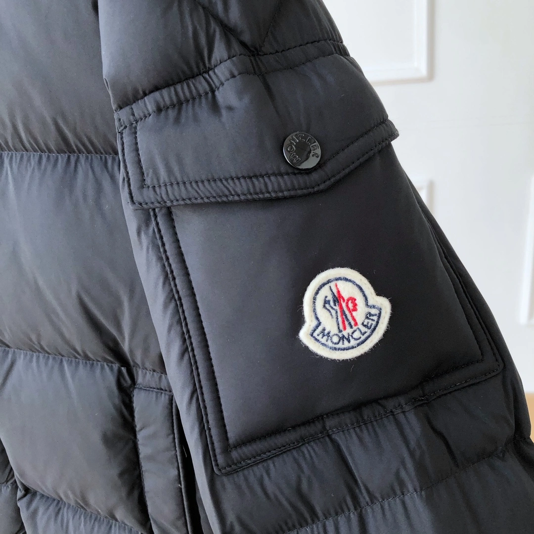 FlexibleFit Moncler Down Jackets 146457