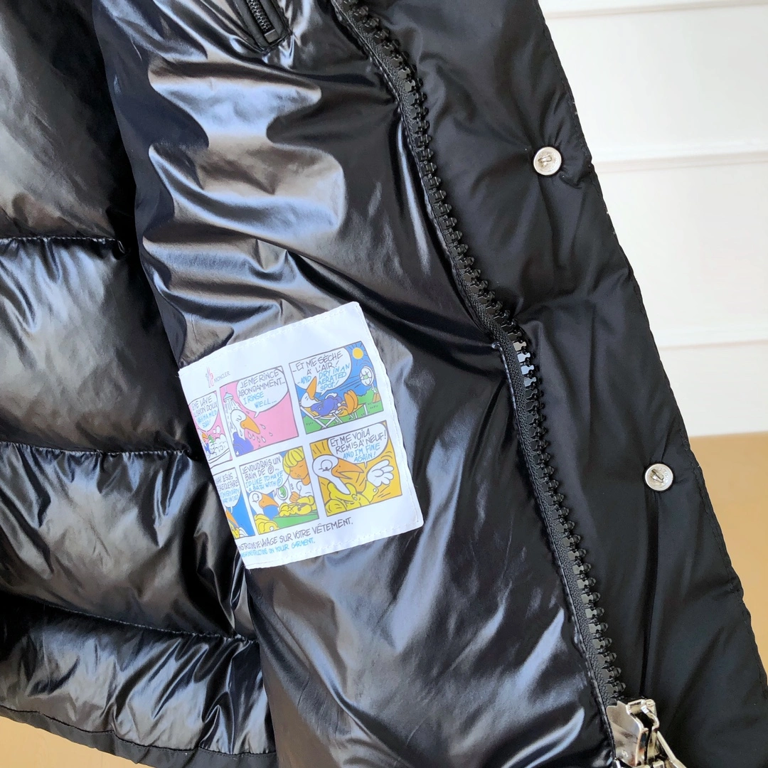 FlexibleFit Moncler Down Jackets 146457