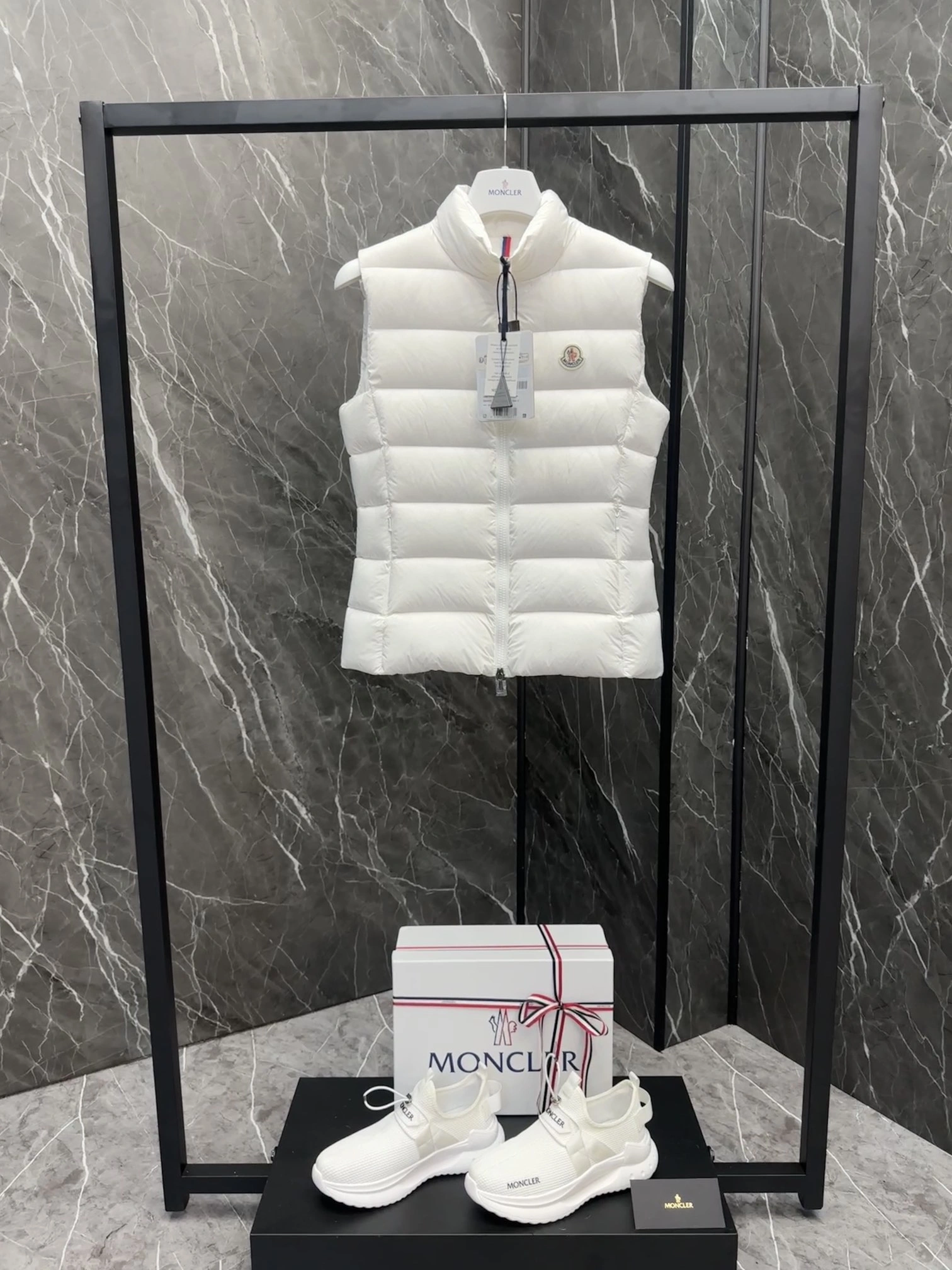 Moncler Down Jackets Attractive 146466