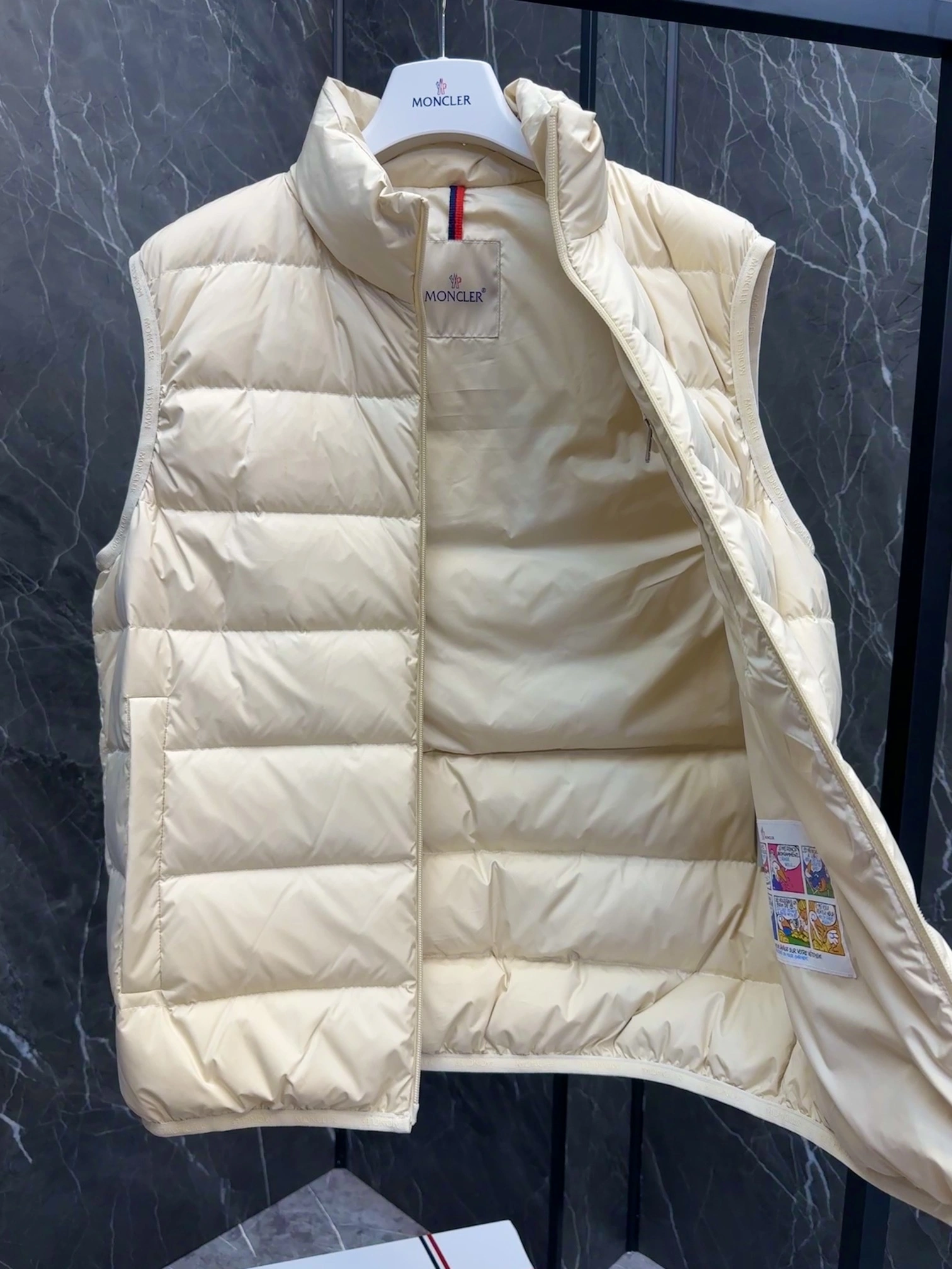 ComfortFit Moncler Down Jackets 146460