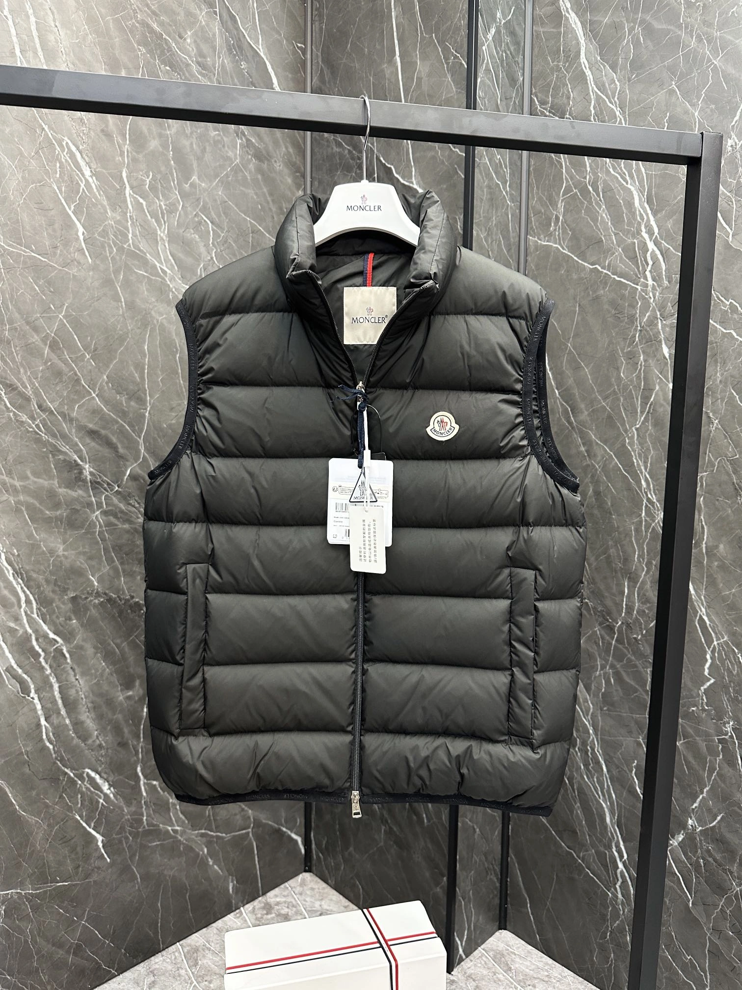 GoodFit Moncler Down Jackets 146454