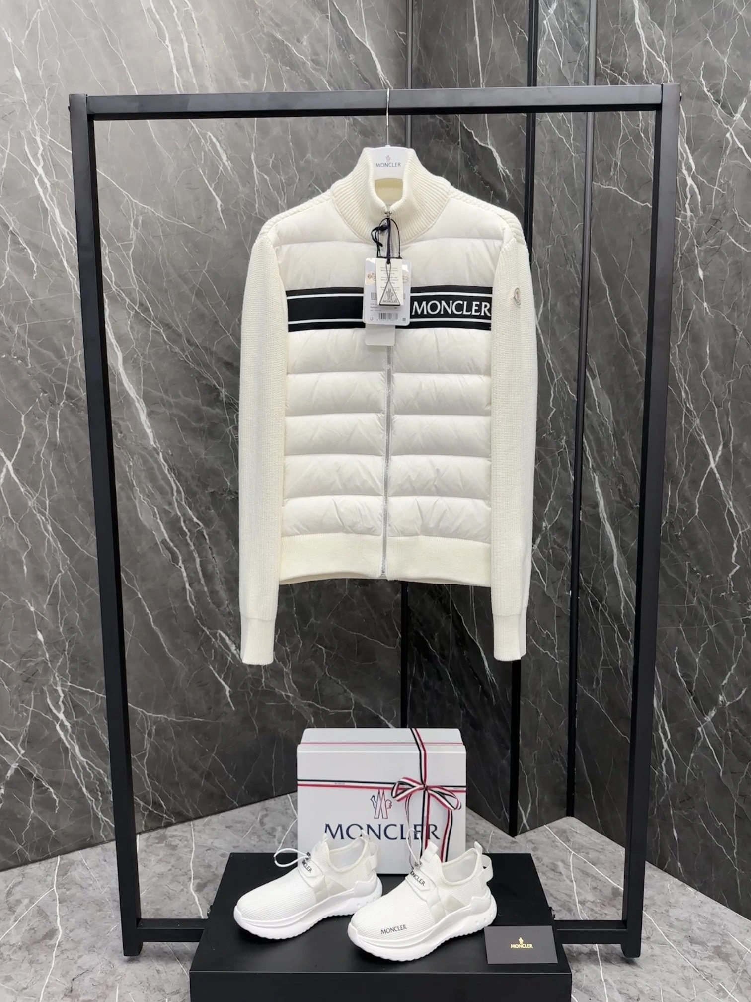 Moncler Down Jackets Packable 146463