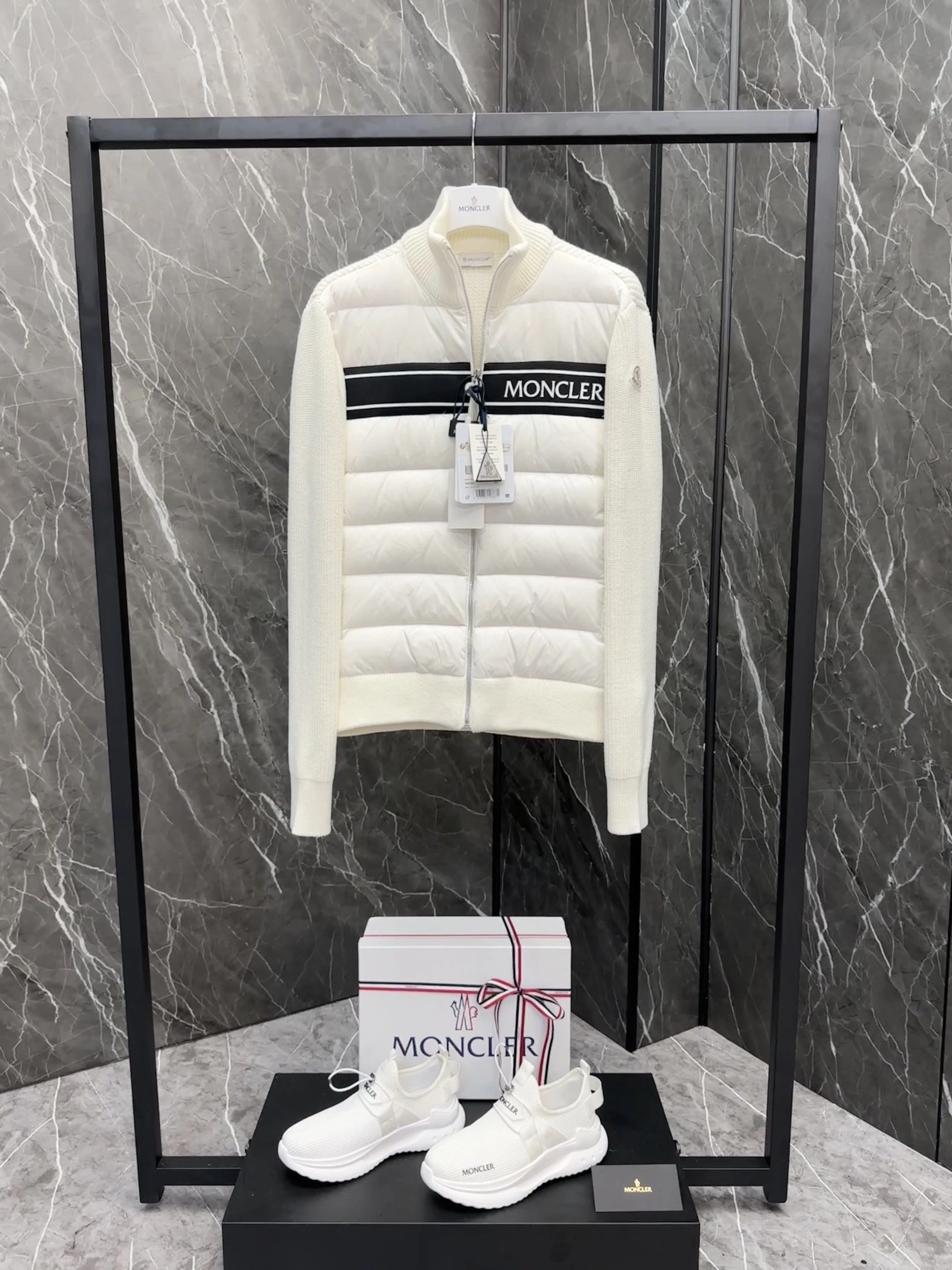 Moncler Down Jackets Packable 146463