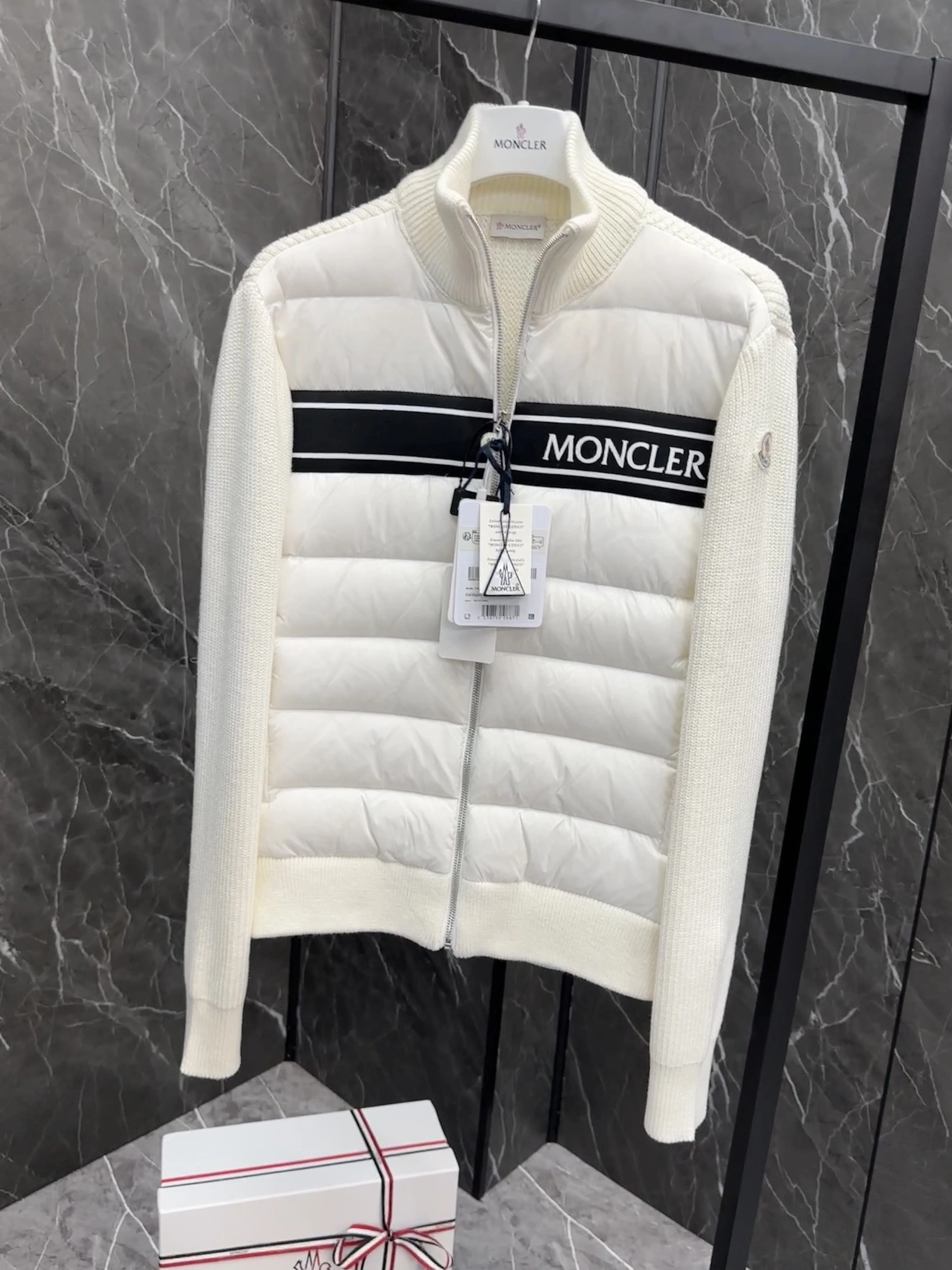 Moncler Down Jackets Packable 146463