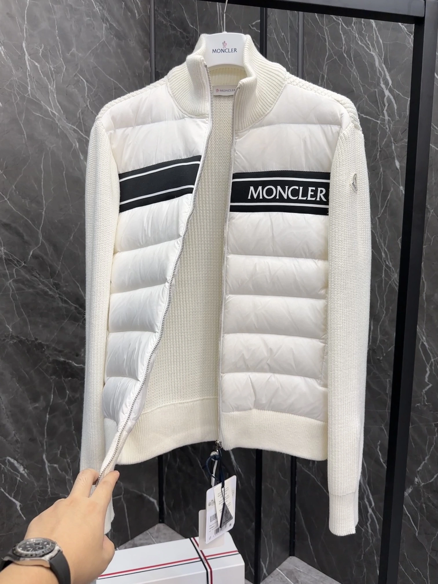Moncler Down Jackets Packable 146463