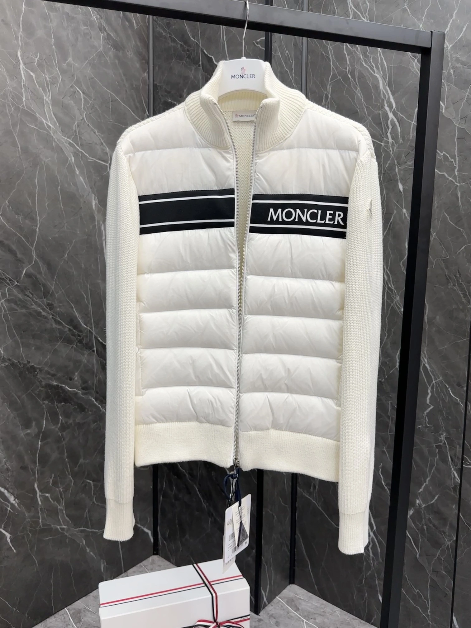 Moncler Down Jackets Packable 146463