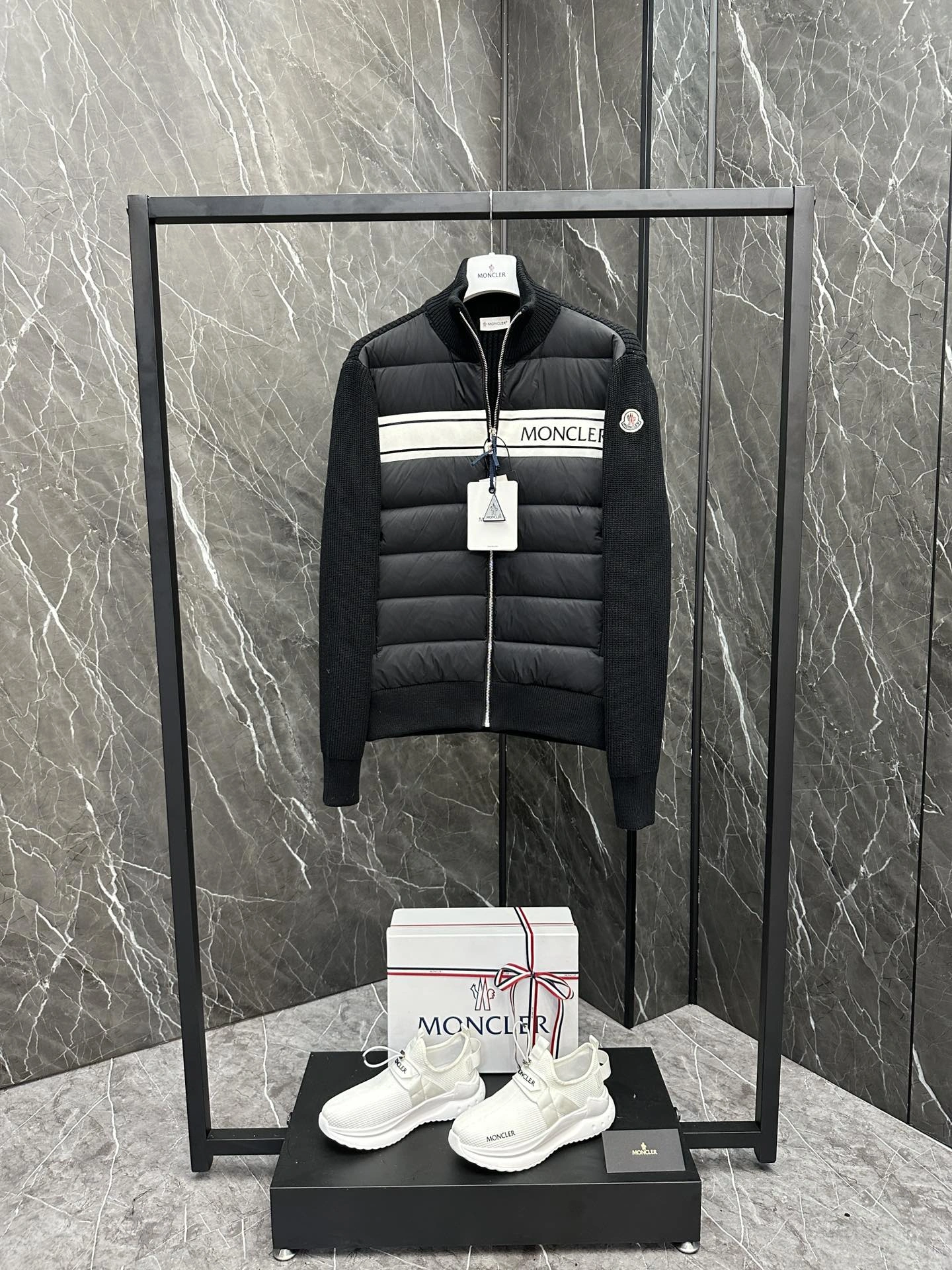 TravelReady Moncler Down Jackets 146467