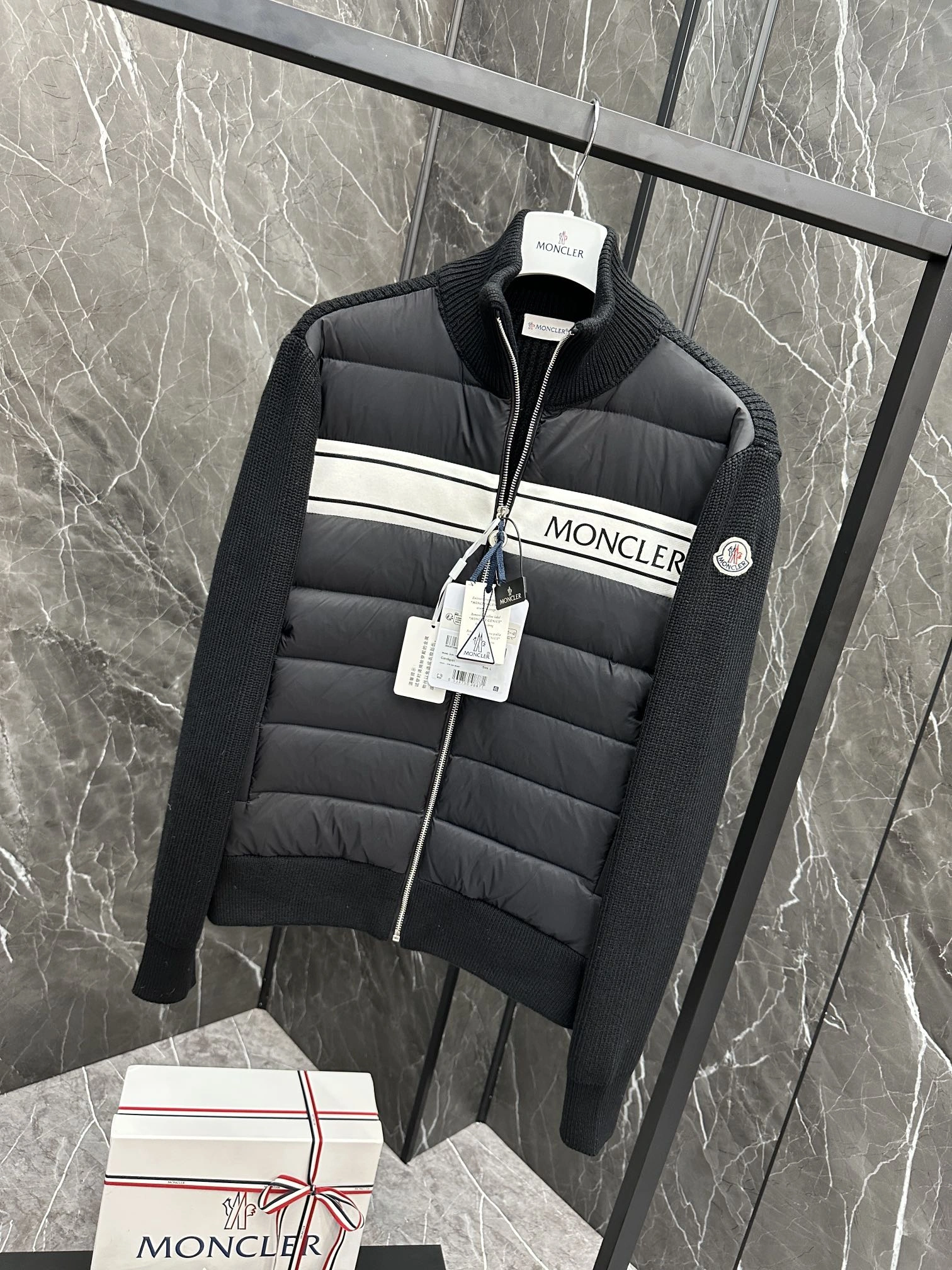 TravelReady Moncler Down Jackets 146467