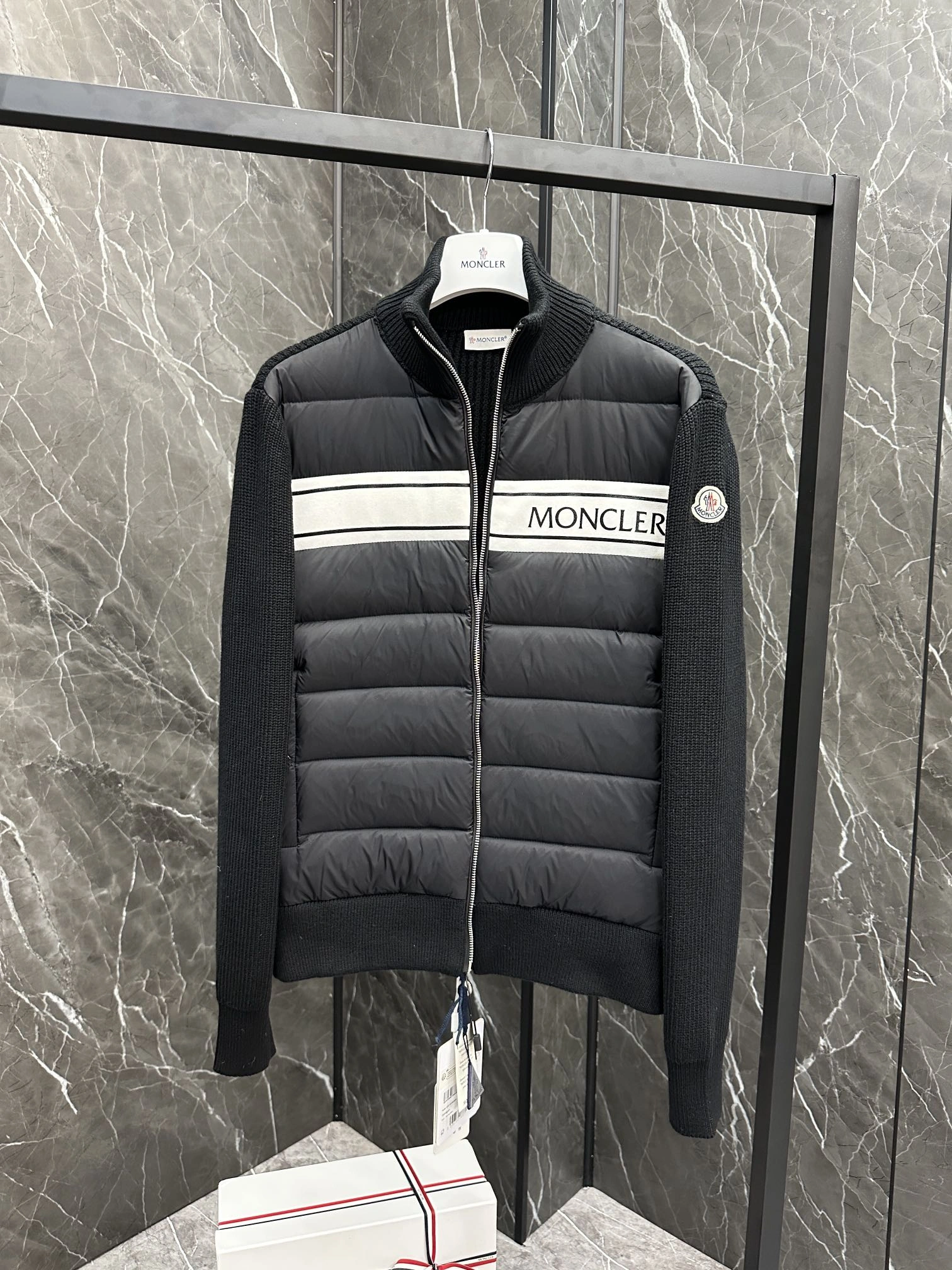 TravelReady Moncler Down Jackets 146467