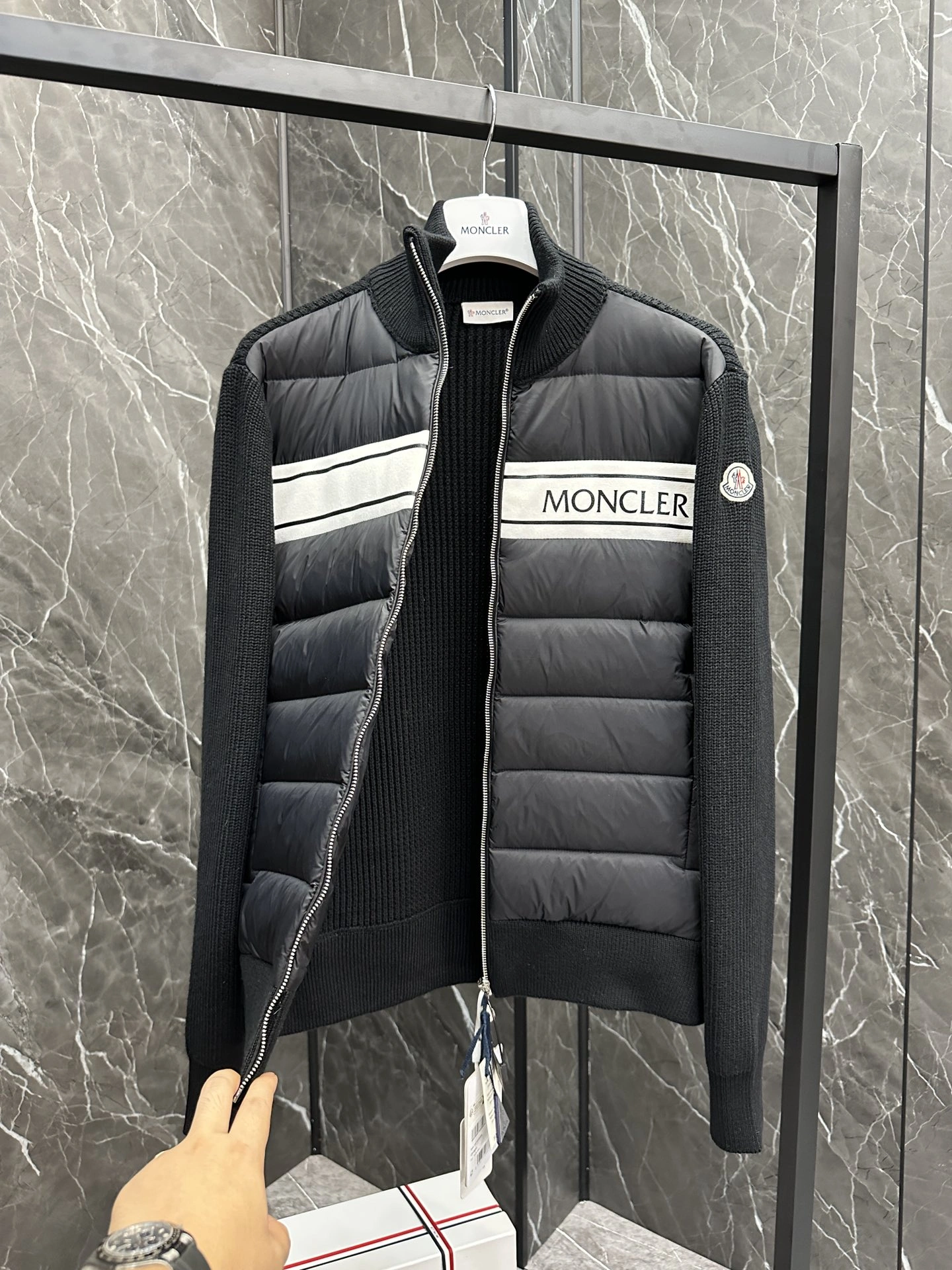 TravelReady Moncler Down Jackets 146467