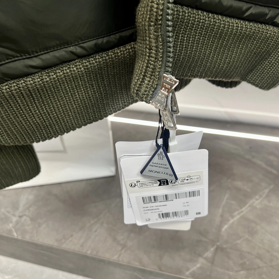 Moncler Down Jackets Packable 146459