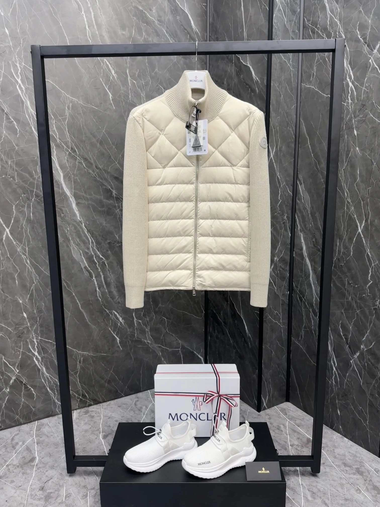 Moncler Down Jackets Refined 146462