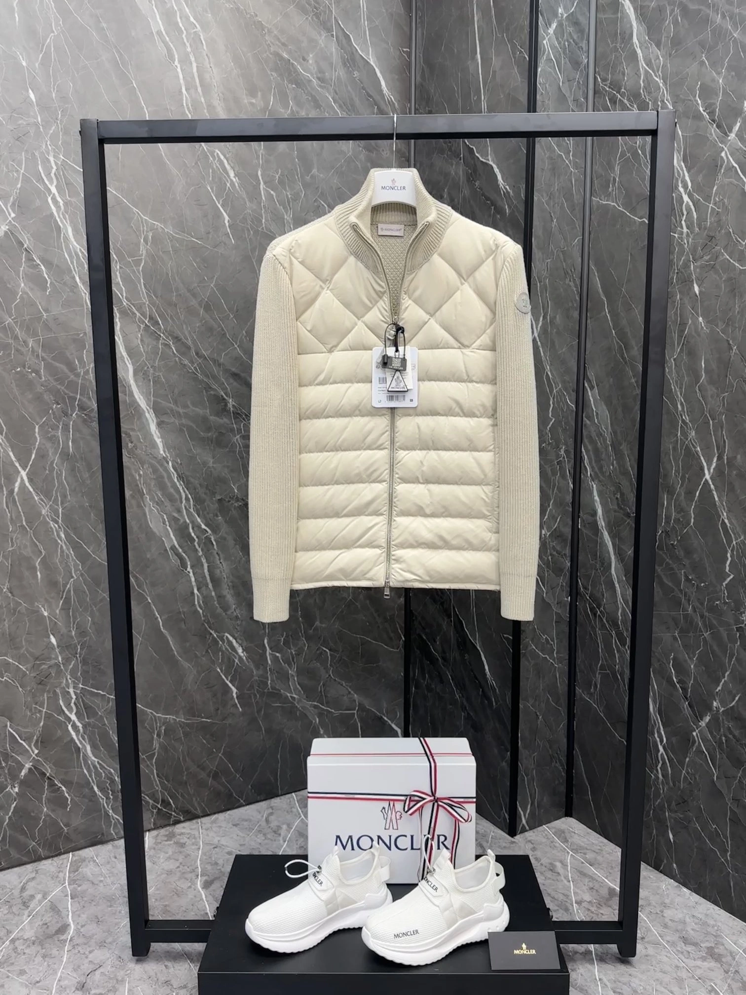 Moncler Down Jackets Refined 146462