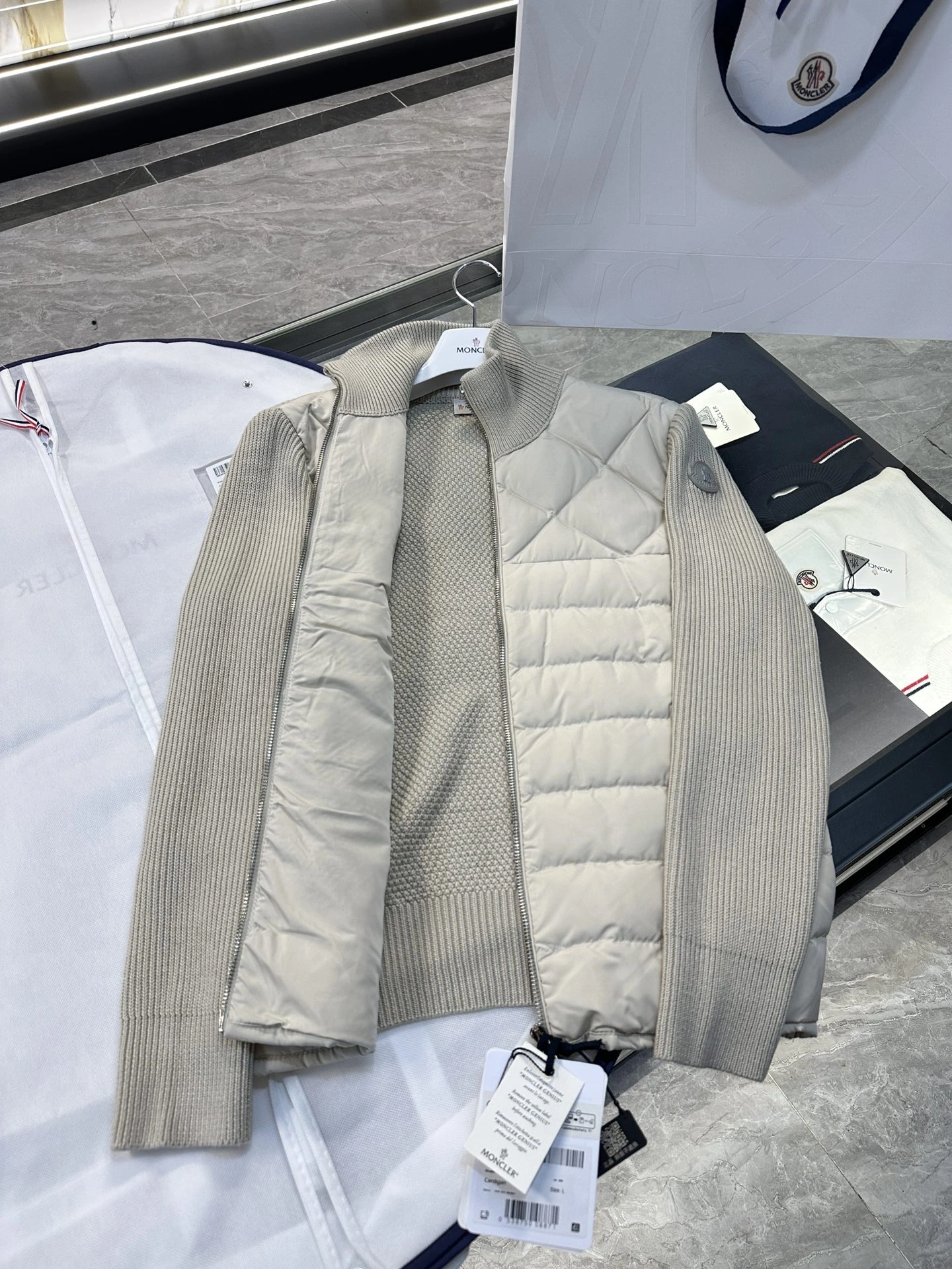 Moncler Down Jackets Refined 146462