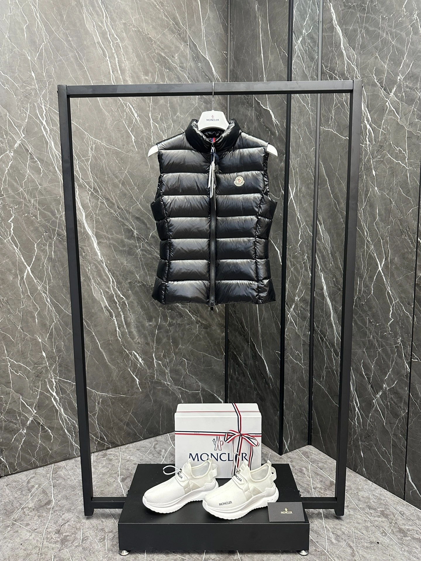 Moncler Down Jackets UrbanStyle 146441