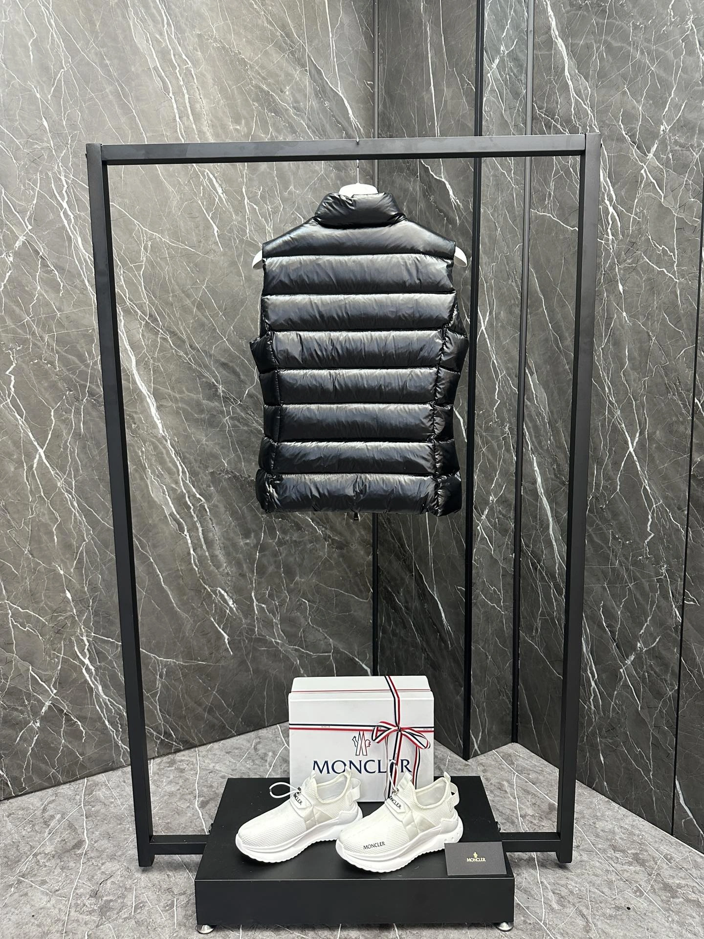 Moncler Down Jackets UrbanStyle 146441