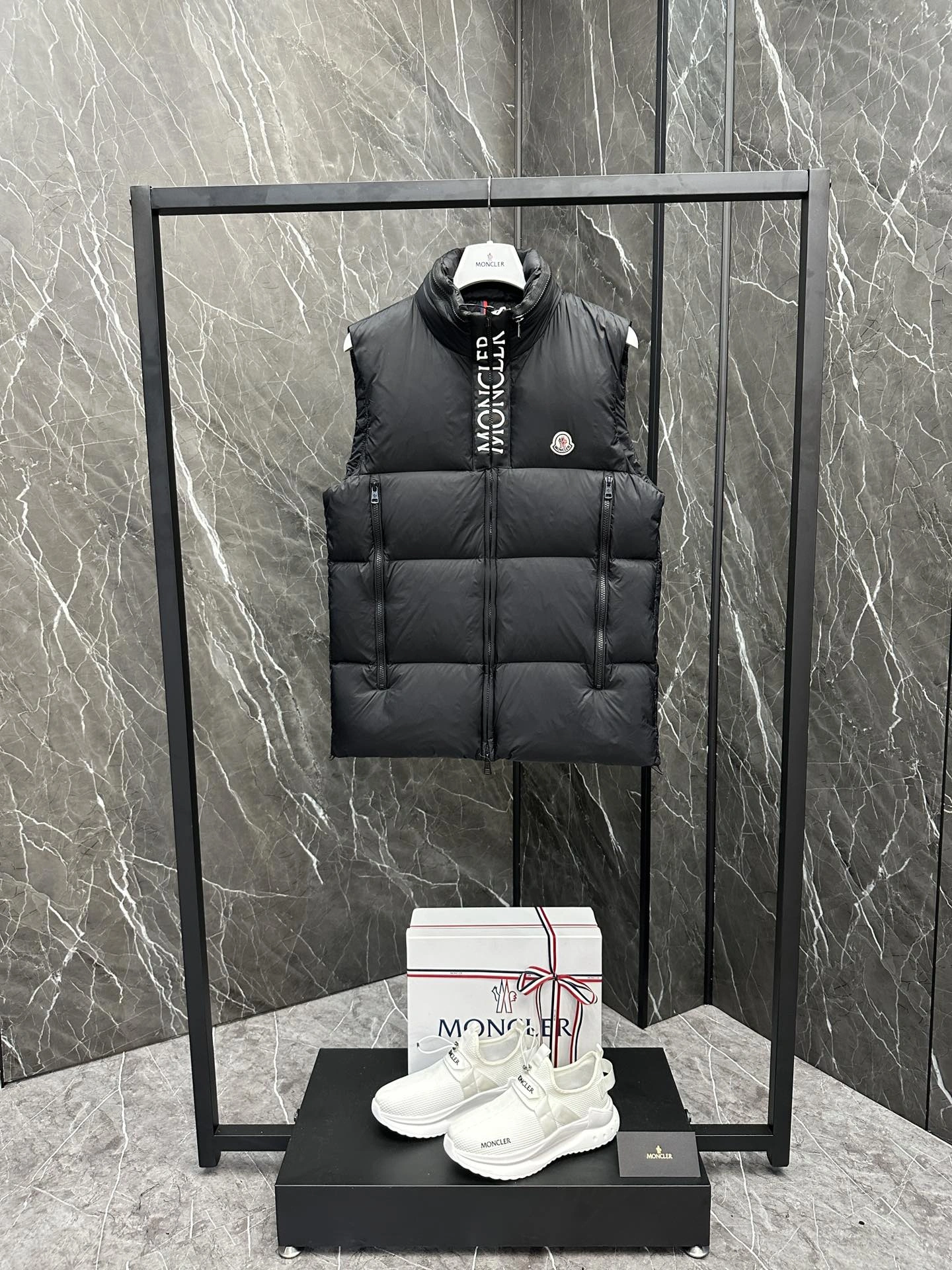 Moncler Down Jackets WeatherProof 146452