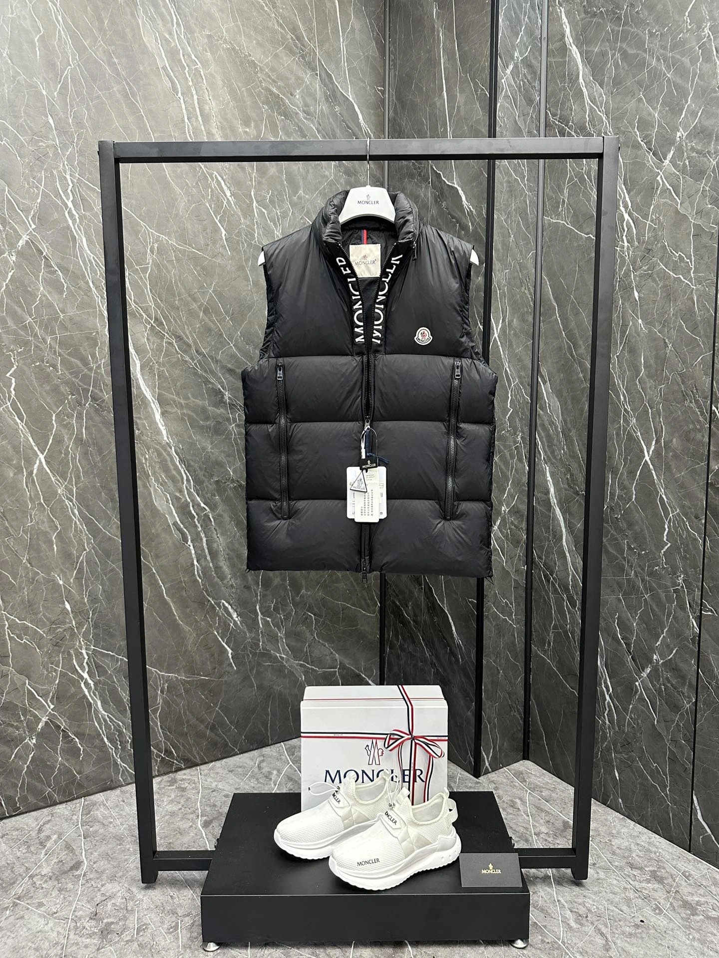 Moncler Down Jackets WeatherProof 146452