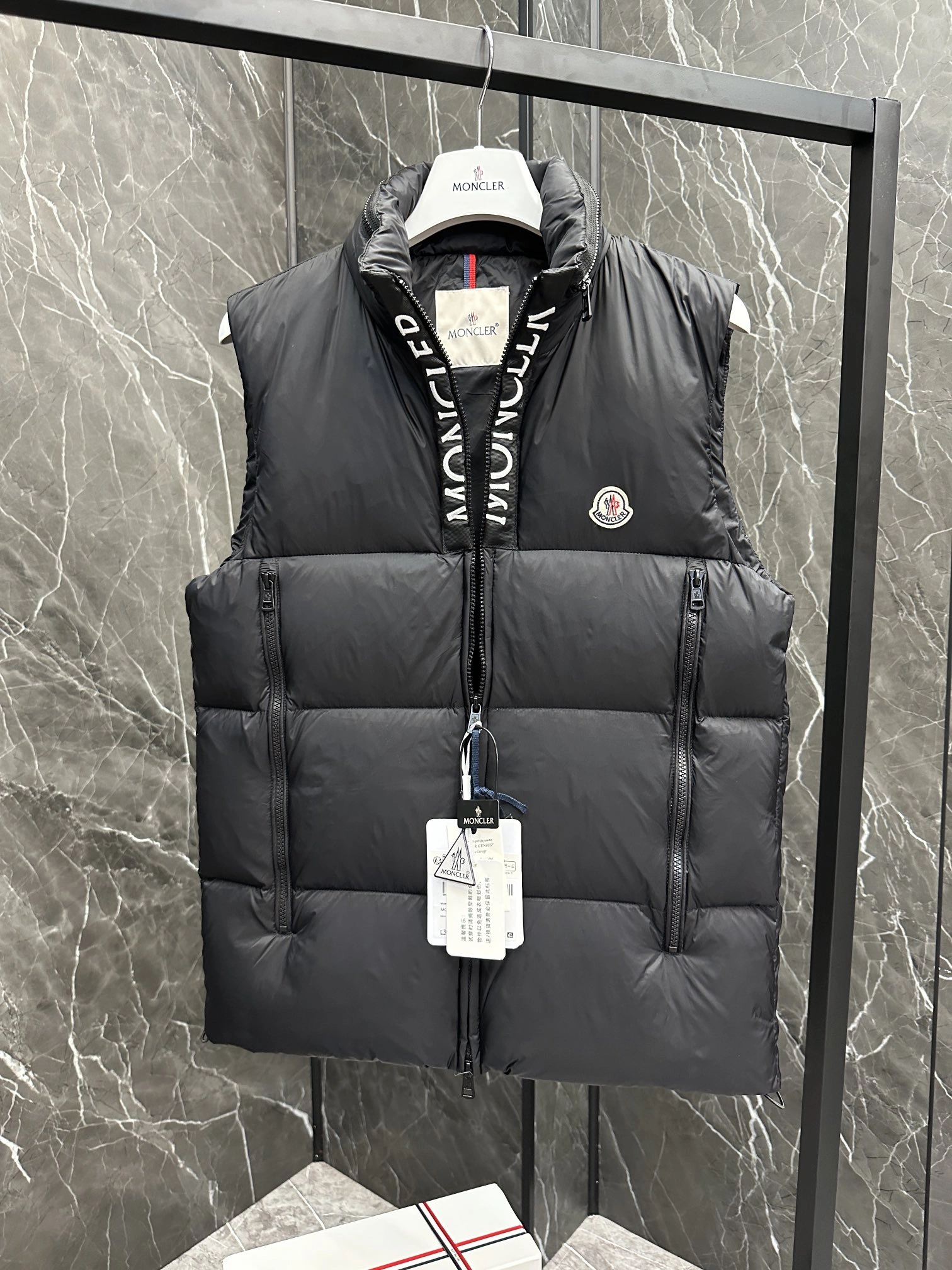 Moncler Down Jackets WeatherProof 146452